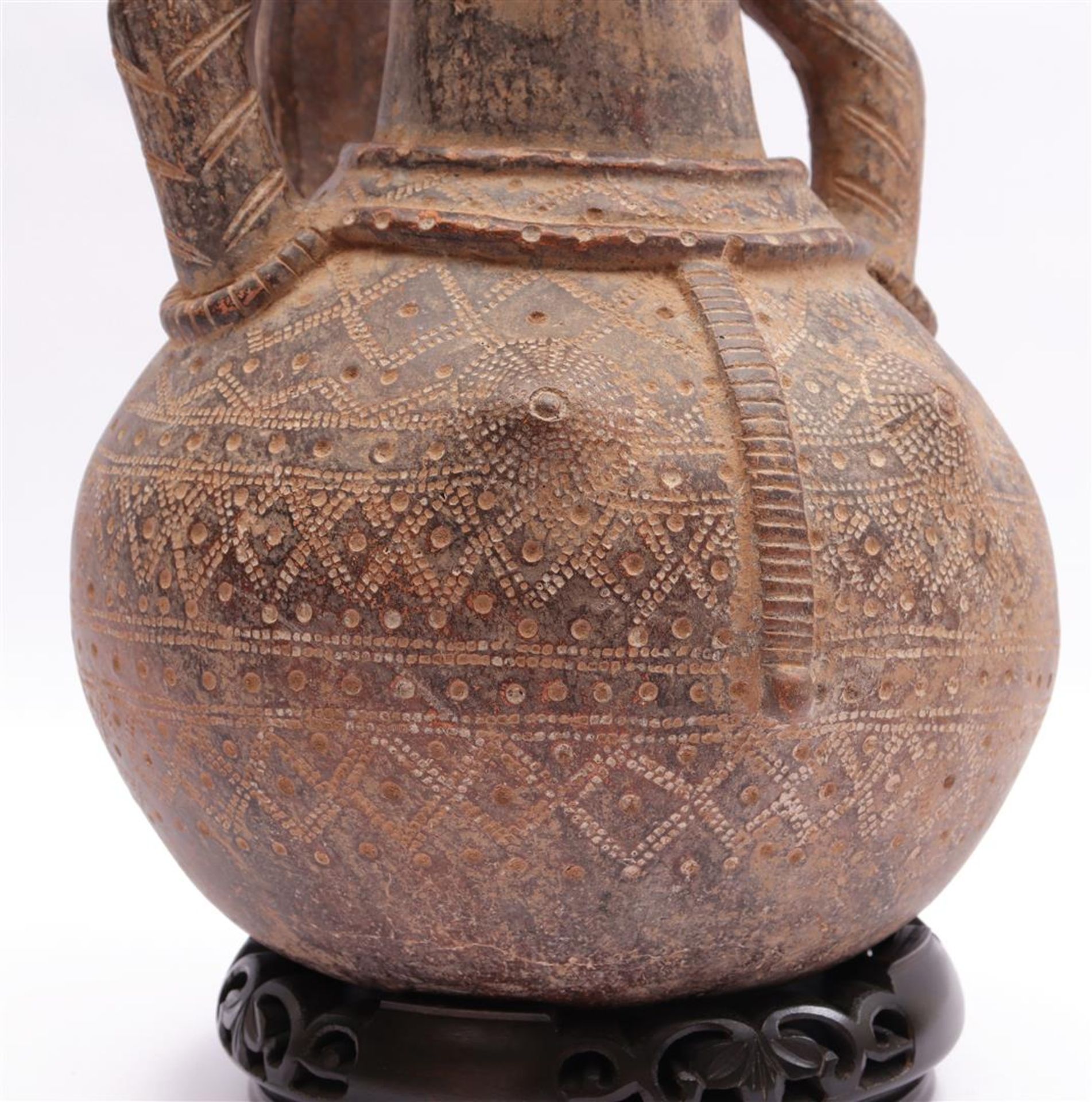 Earthenware palm wine jug - Image 3 of 6