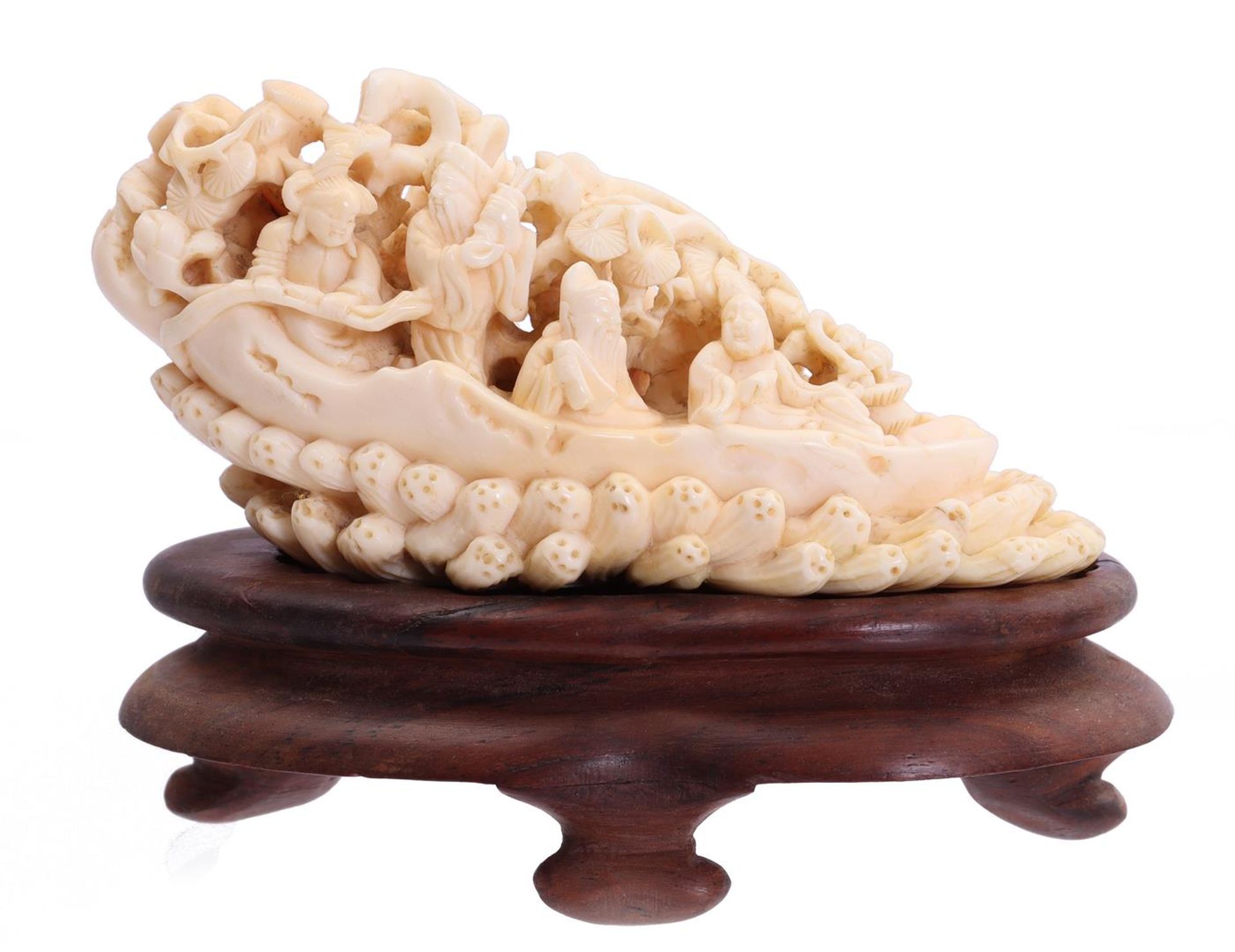 Richly carved ivory ornamental object - Bild 2 aus 3