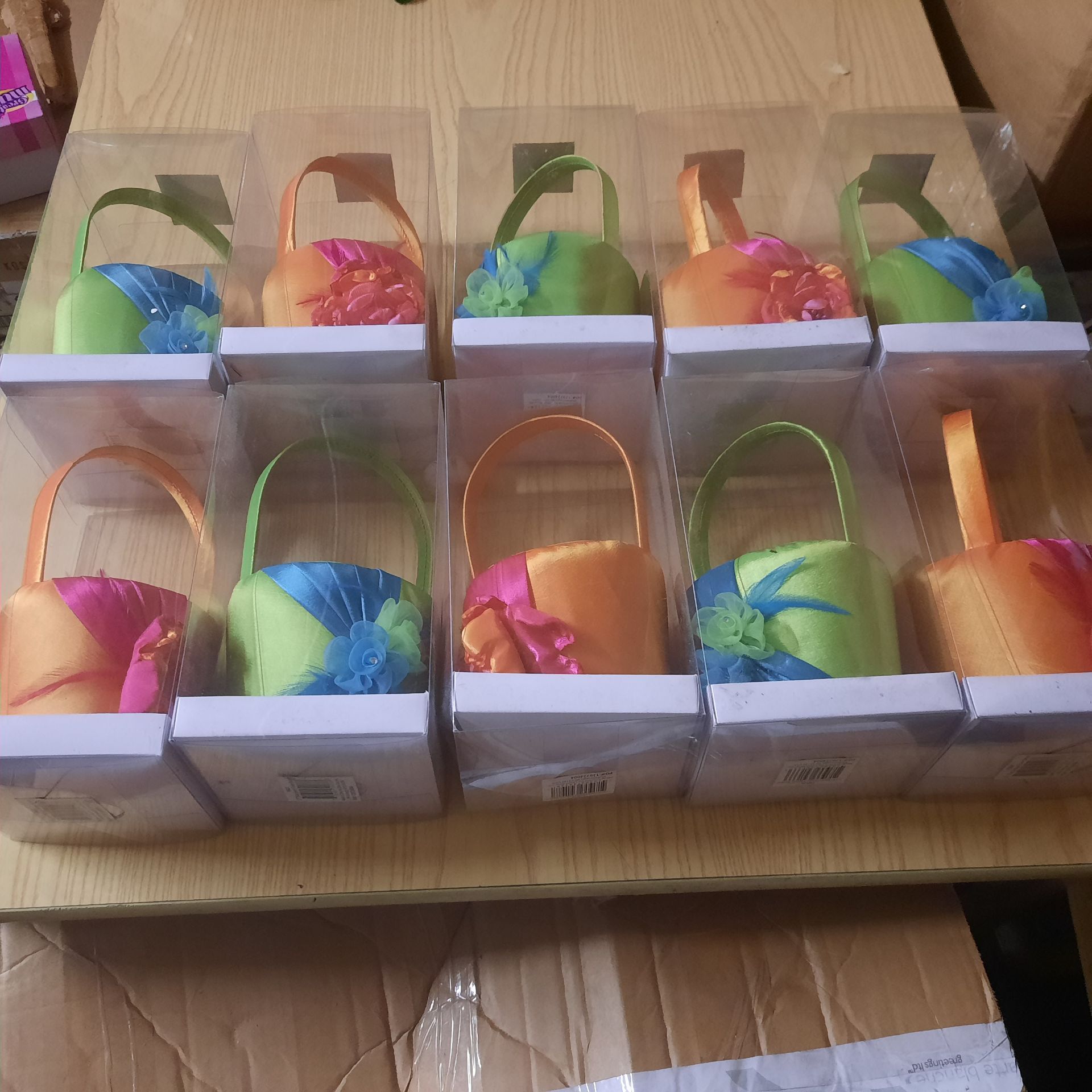 X 10 BRAND NEW FLOWERS GIRLS BASKETS IN ORANGE & GREEN COLOURS.