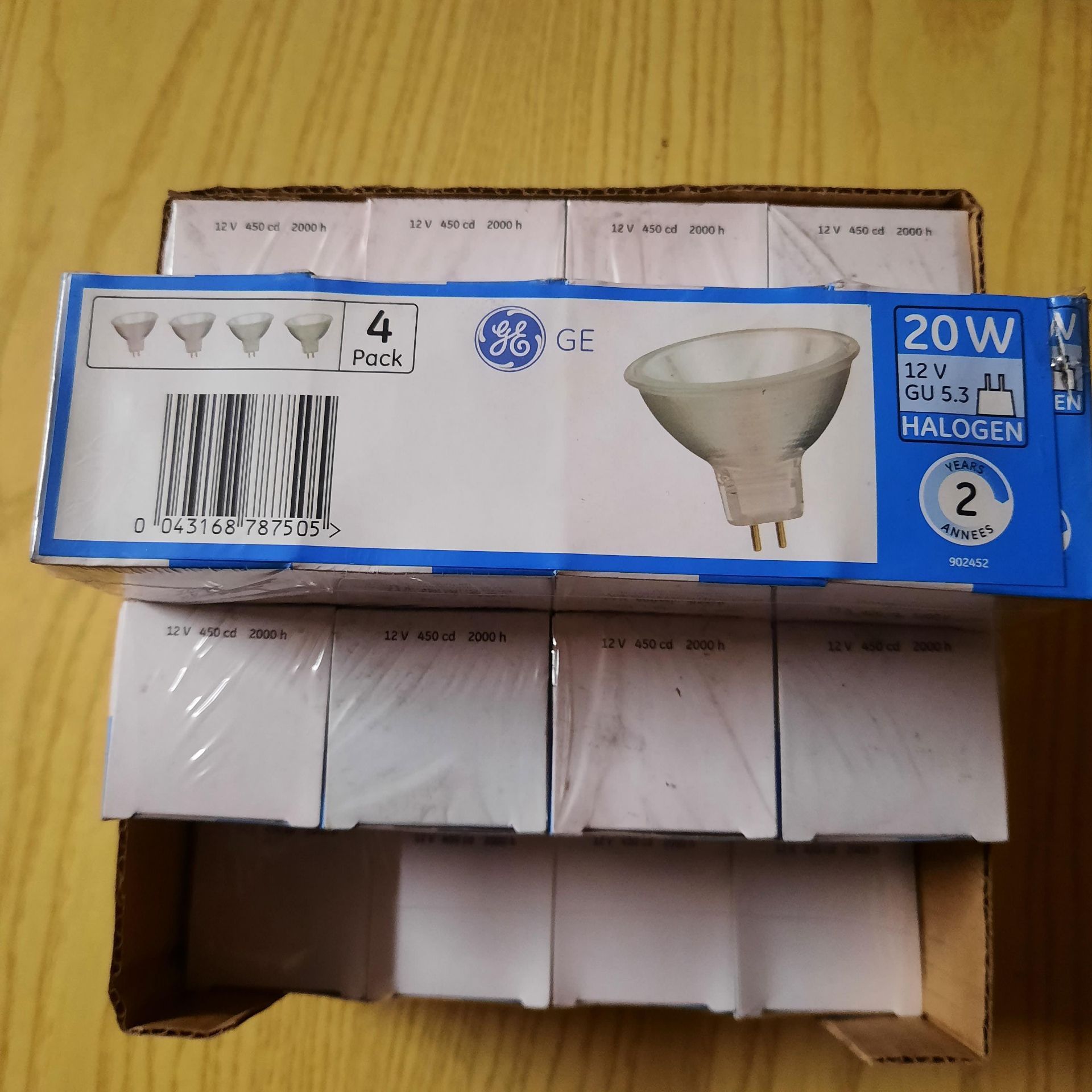 X 32 BRAND NEW 20 WATTS HALOGEN LAMPS