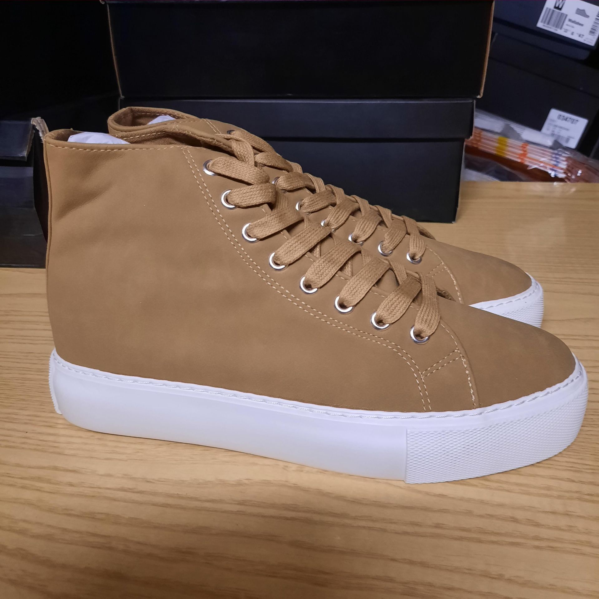 NEW & BAGUED KHAKI STEEP HI TOP LADIES SHOE SIZE UK - 6/ EU - 40/ US - 7. RRP £45