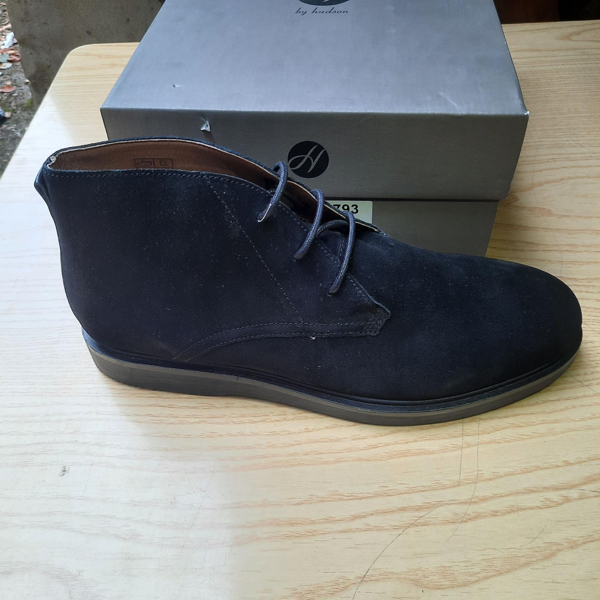 NEW & BOXED BLACK CILLIAN CHUKKA GENTLEMANS SHOES SIZE UK - 11/ EU - 45/ US -12 BY HUDSON. RRP £49.