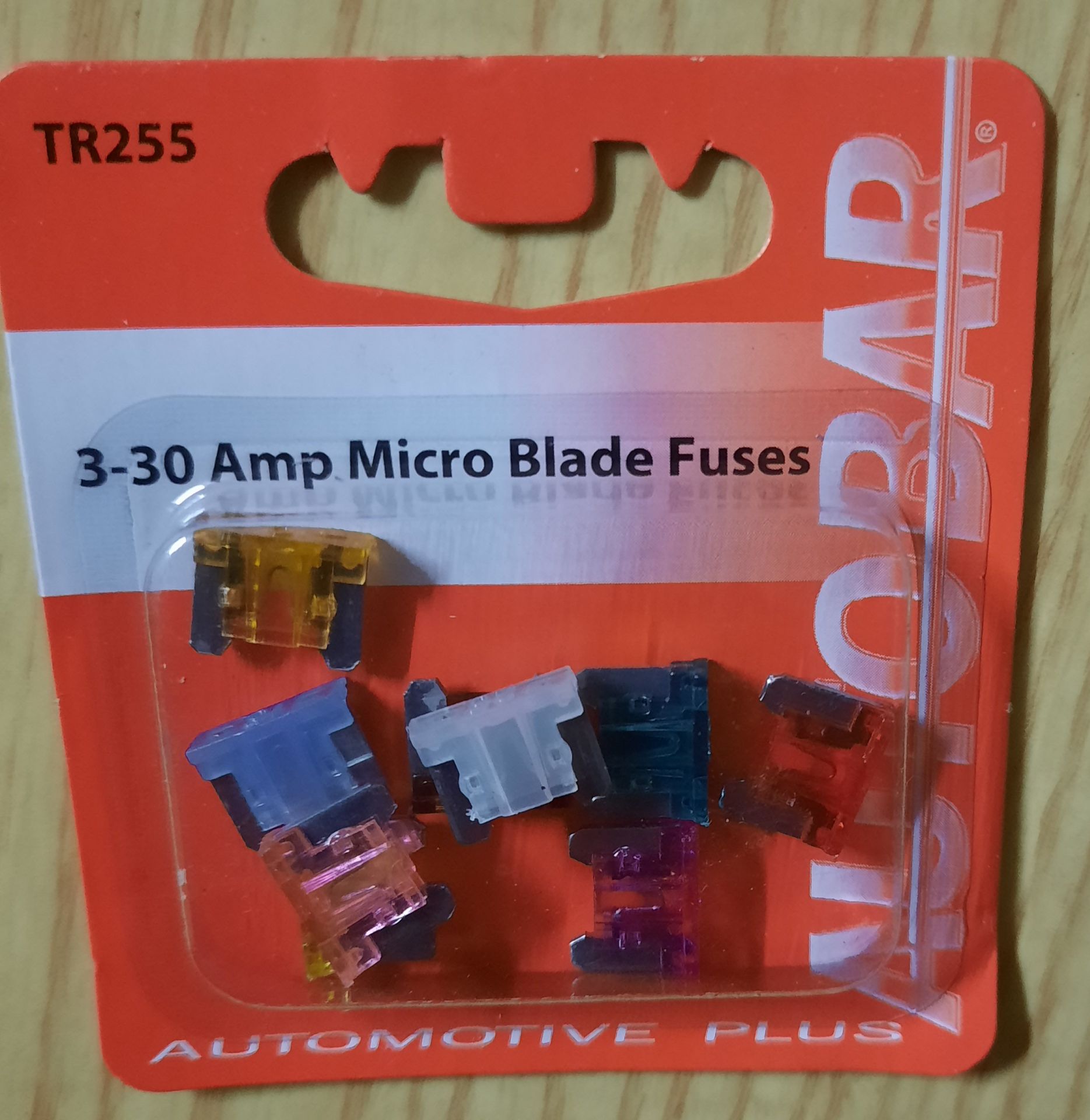 X 45 BRAND NEW PACKAGES OF 3-30 AMP MICRO BLADE FUSES