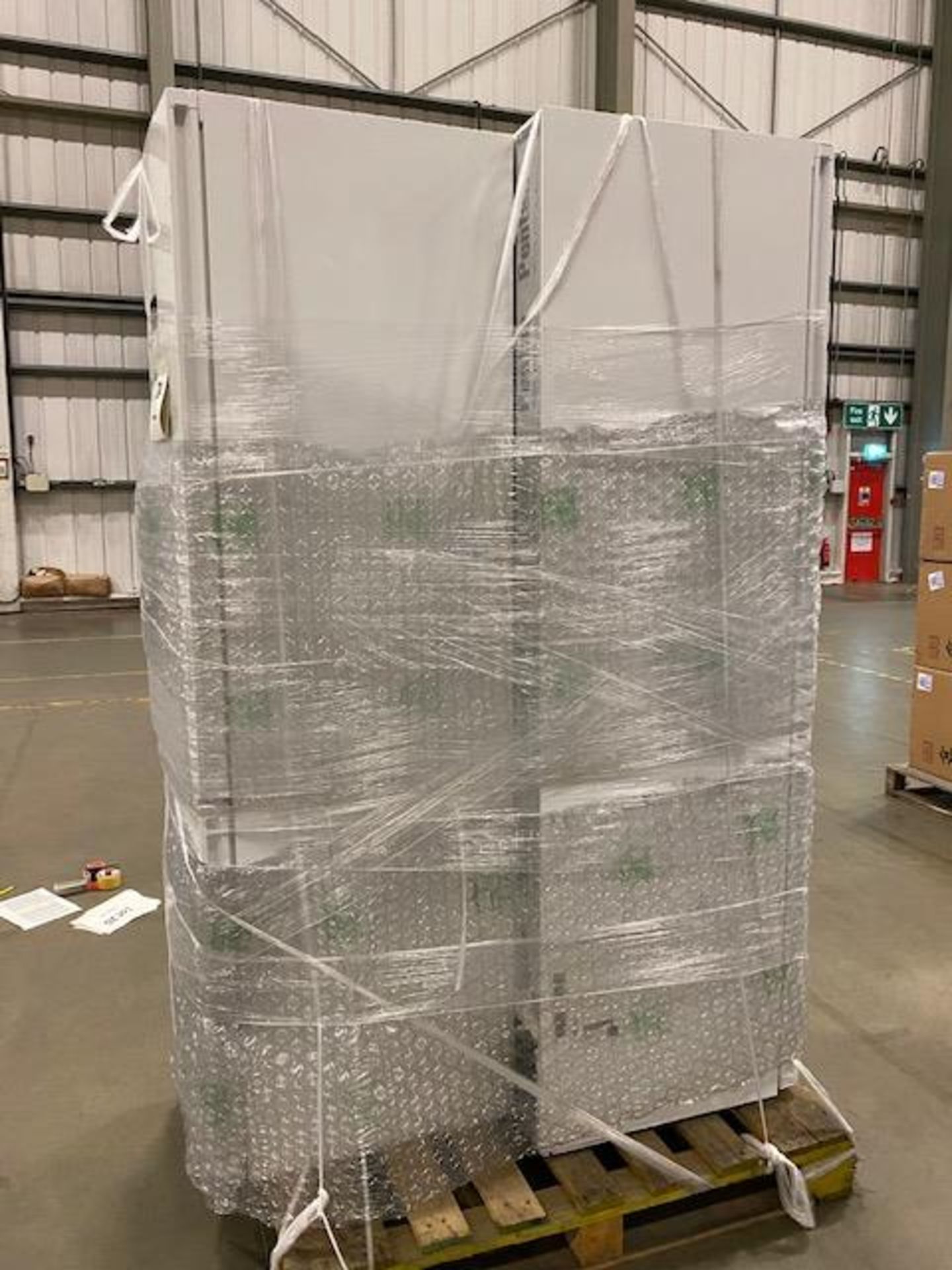 Pallet of Bosch Fridge freezers. Latest selling price £1548.98* - Image 3 of 4