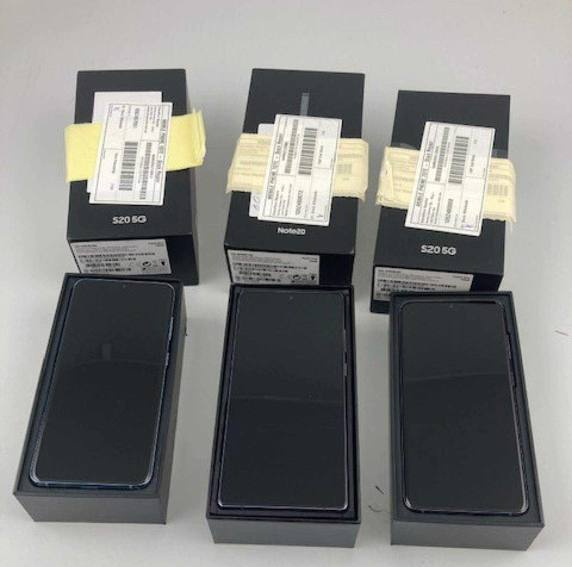 Box of 3 SAMSUNG Galaxy Handsets. Latest selling price £2647.99 - Image 2 of 2