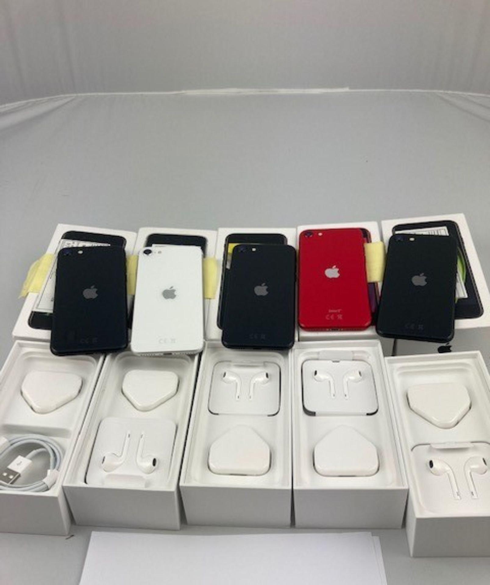 Box of 5 Apple Iphones. Latest selling price £2045.00*