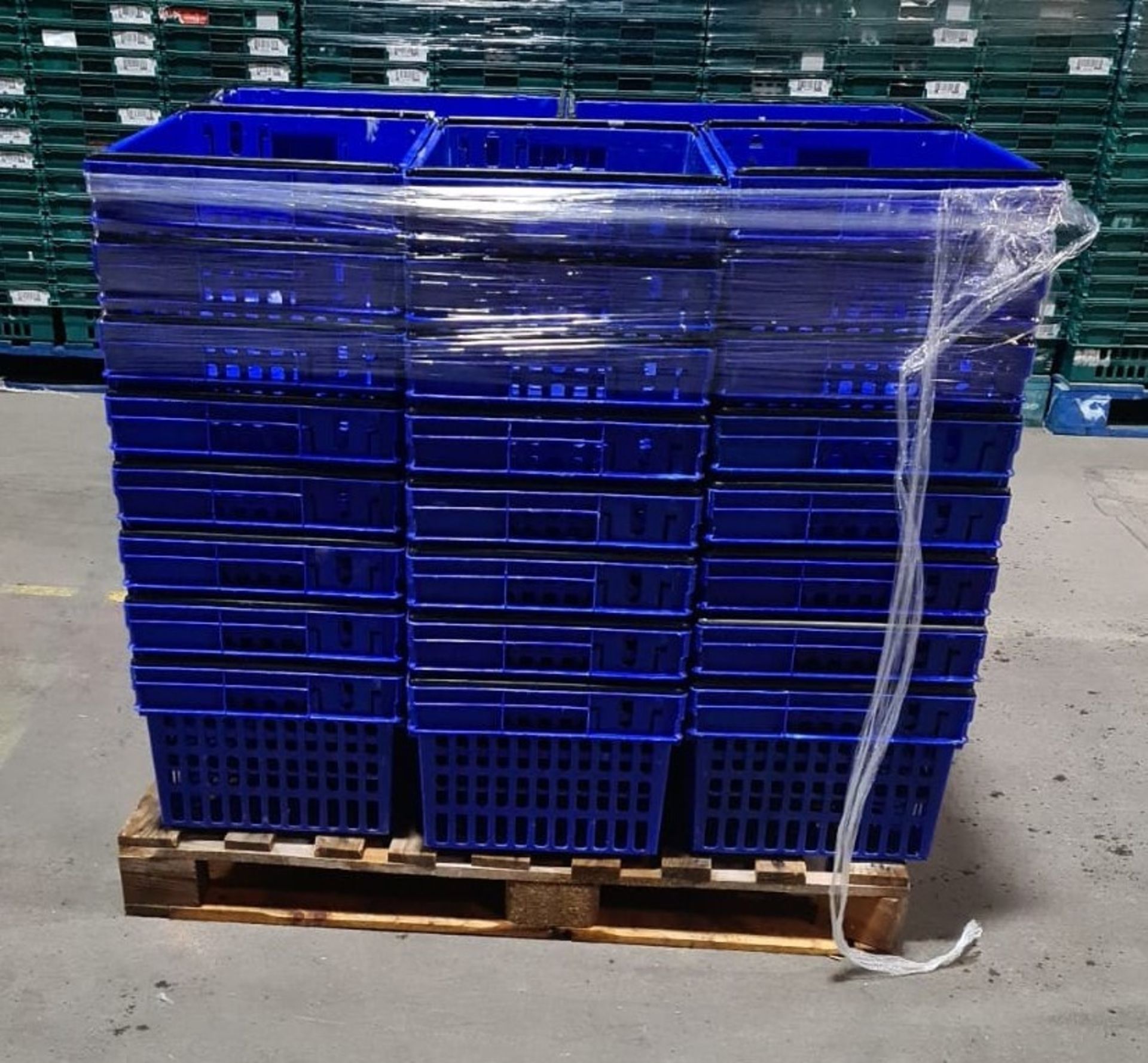 Pallet of 40 x 55Ltr Ventilated stacking & nesting crates from M&S. - Image 4 of 4