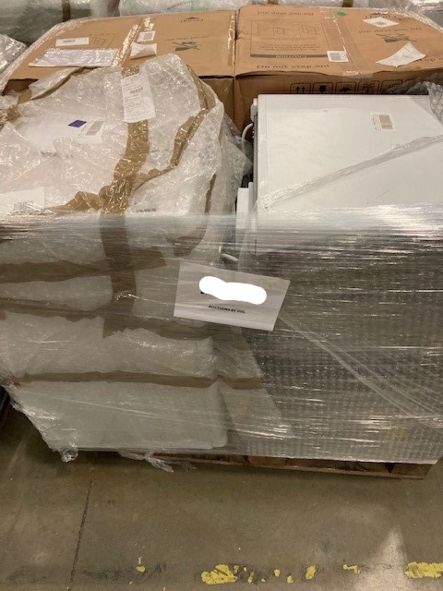 1 Pallet of Mixed Laundry Goods. Brands include HOTPOINT. Latest selling price £1369.96 - Image 5 of 5