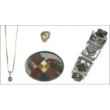 A small collection of jewellery, comprising an 18ct gold box-link chain (broken) , a sapphire and