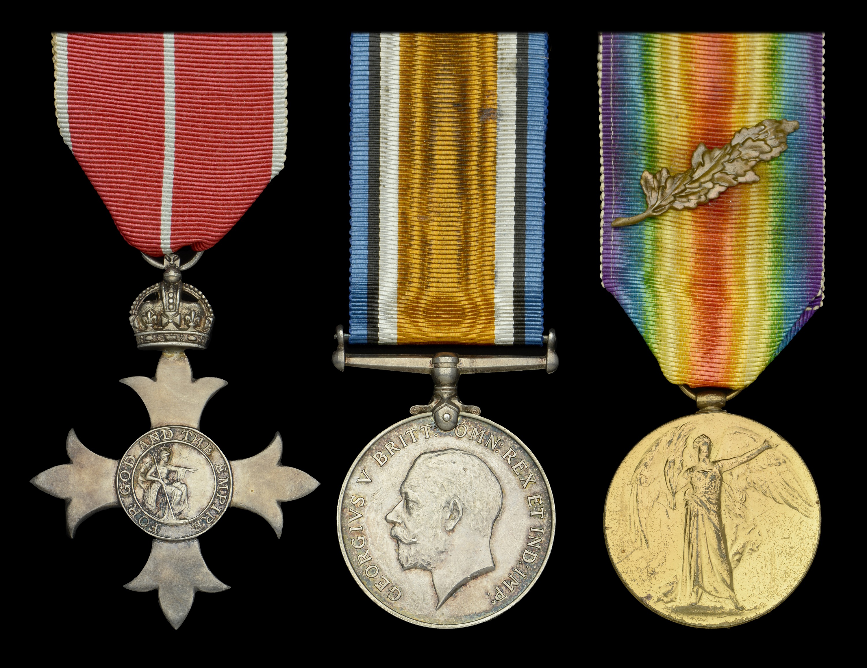 Groups and Single Decorations for Gallantry