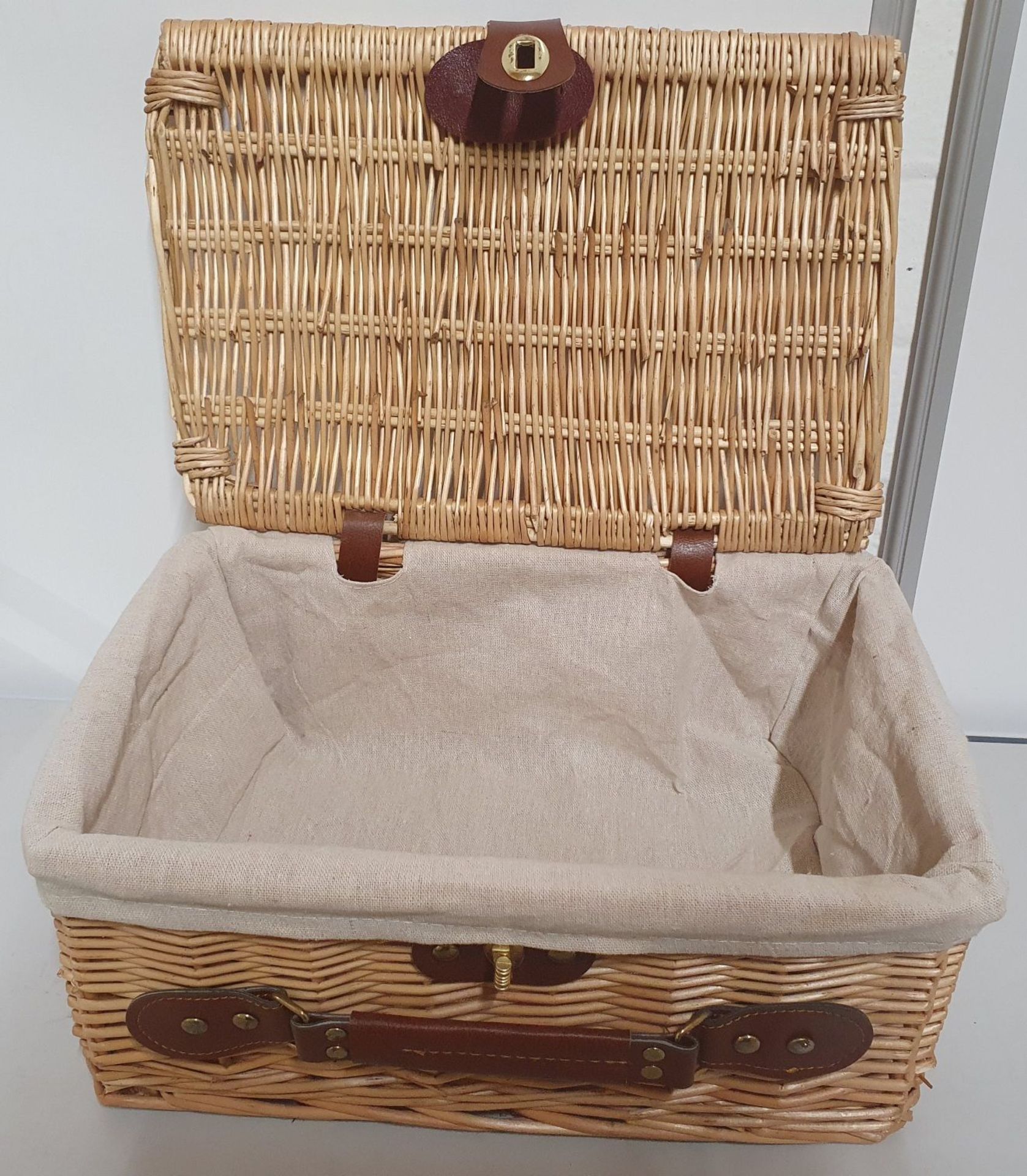 1 X WICKER BASKET SIZE: W-37CM H-17CM D-25CM RRP £10 - AS NEW - Image 2 of 2