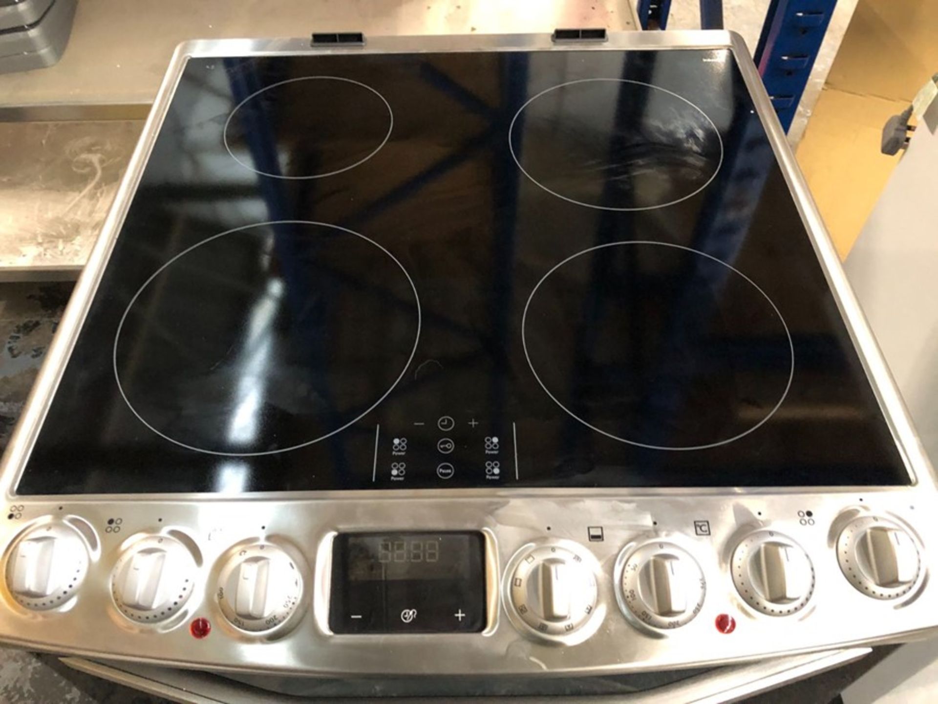 JOHN LEWIS JLFSIC620 FREESTANDING INDUCTION COOKER - Image 2 of 5