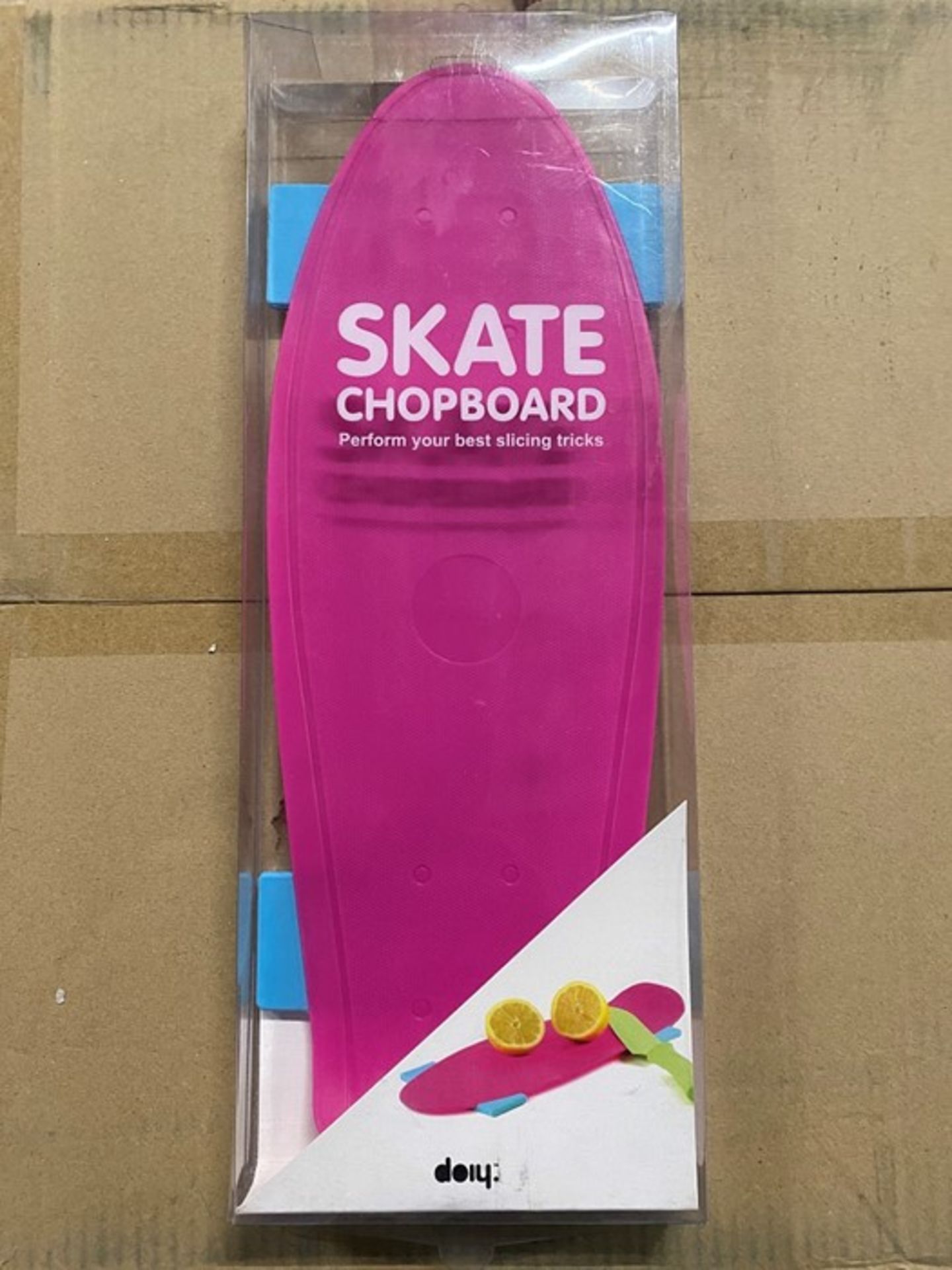 1 LOT TO CONTAIN 10 X DOIY PLASTIC SKATE STYLE CHOPPING BOARD WITH NON SLIP FEET / RRP £50