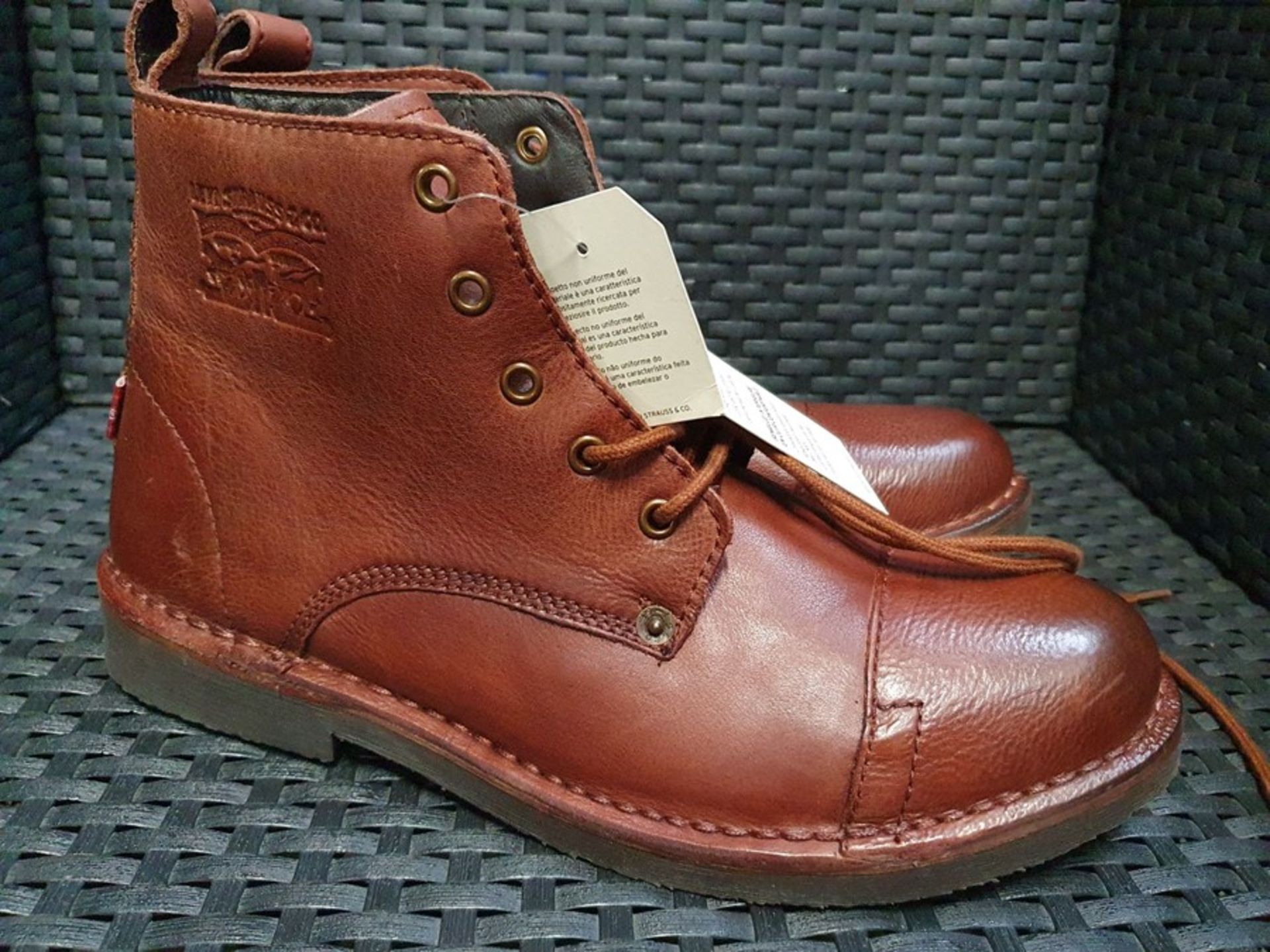 ONE PAIR OF LEVI'S TRACK LEATHER BOOTS IN BROWN - SIZE UK 9. RRP £100.00. GRADE A - AS NEW, ONE