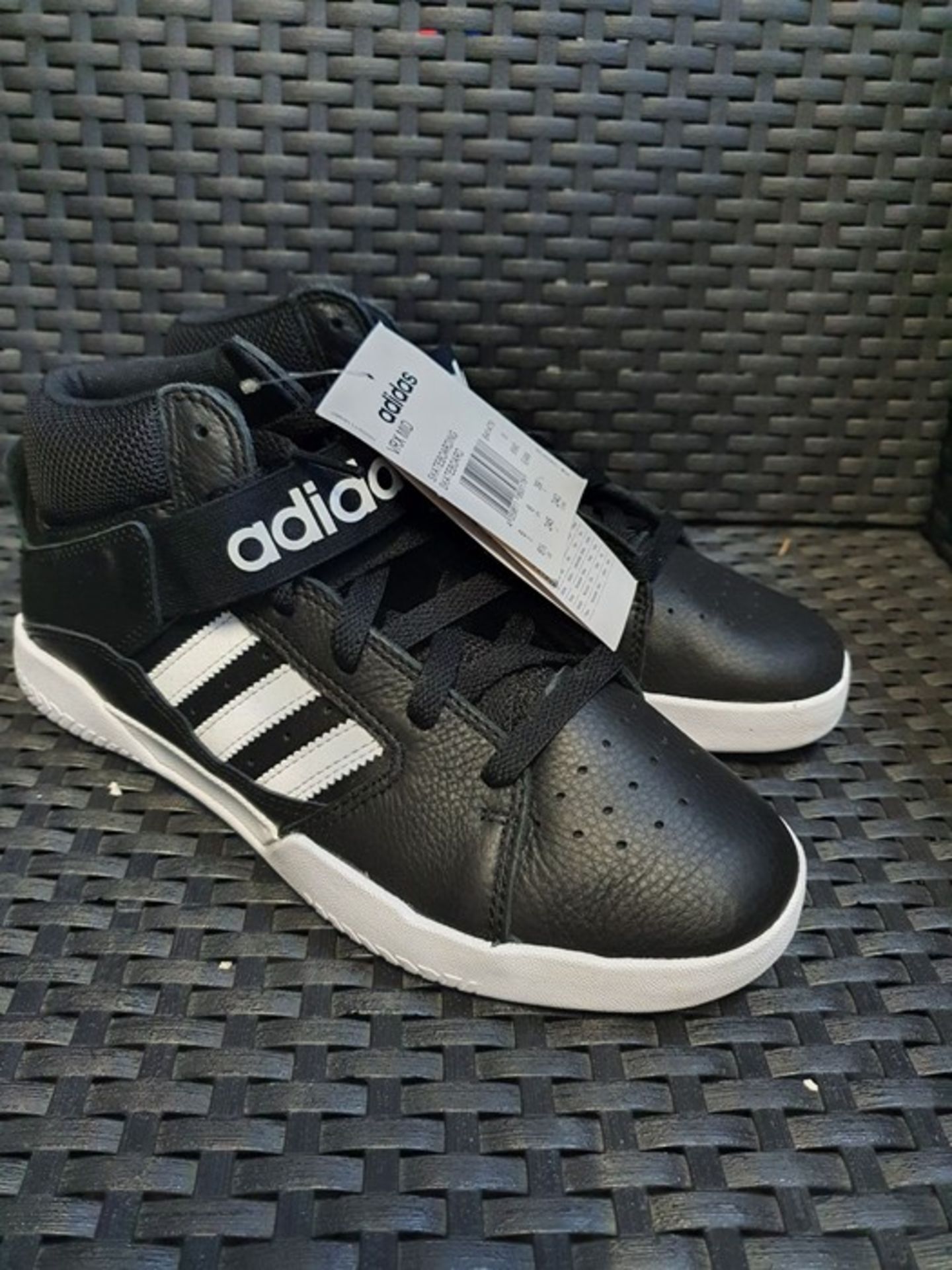 ONE PAIR OF ADIDAS VRX MID 'SKATEBOARDING' TRAINER IN BLACK - SIZE UK 6. RRP £85.00. GRADE A* - AS