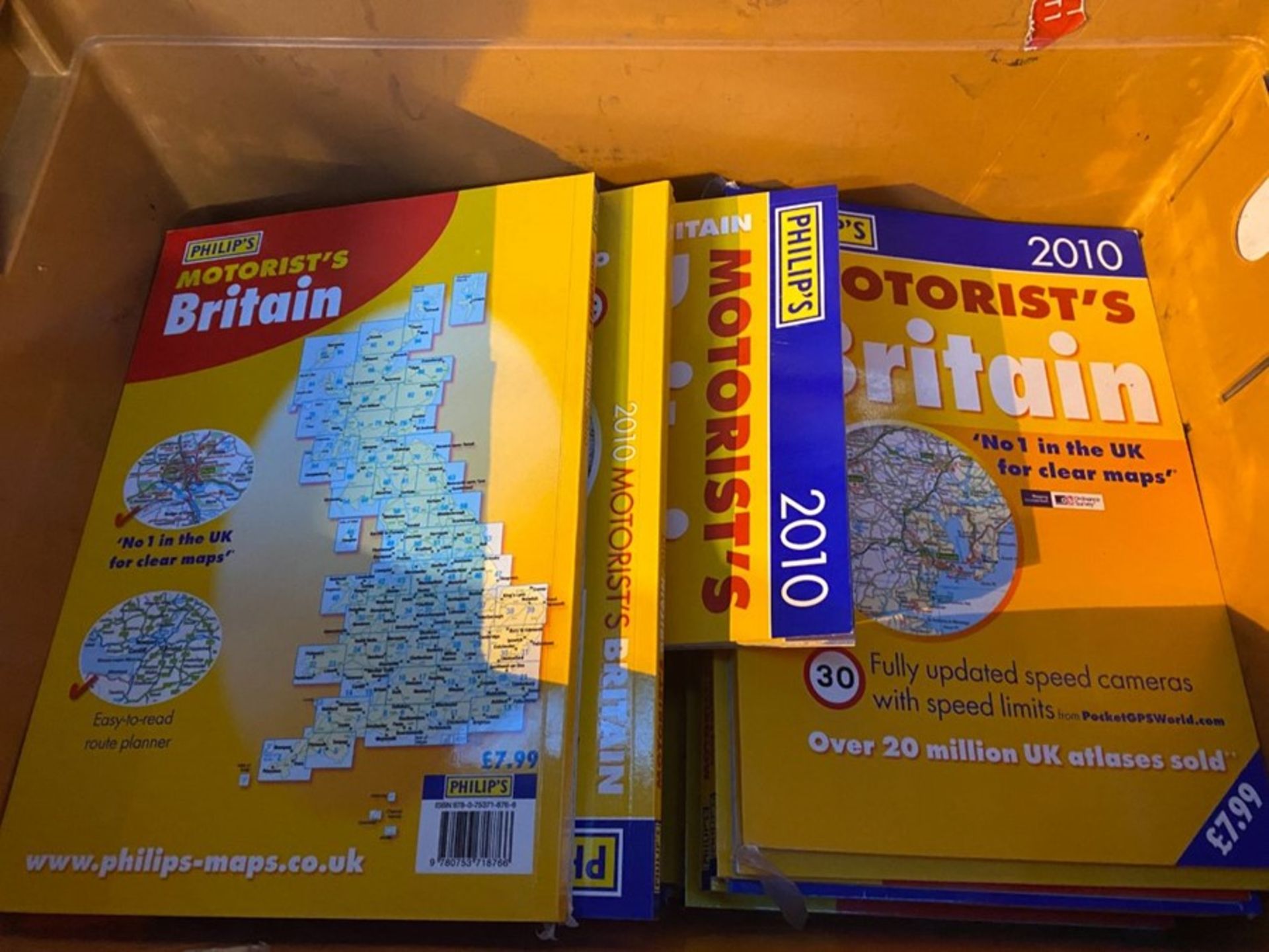 1 X TOTE TO CONTAIN APPROX 30 COPIES OF PHILIPS' MOTORISTS BRITAIN BOOK / ATLASES - MINT CONDITION