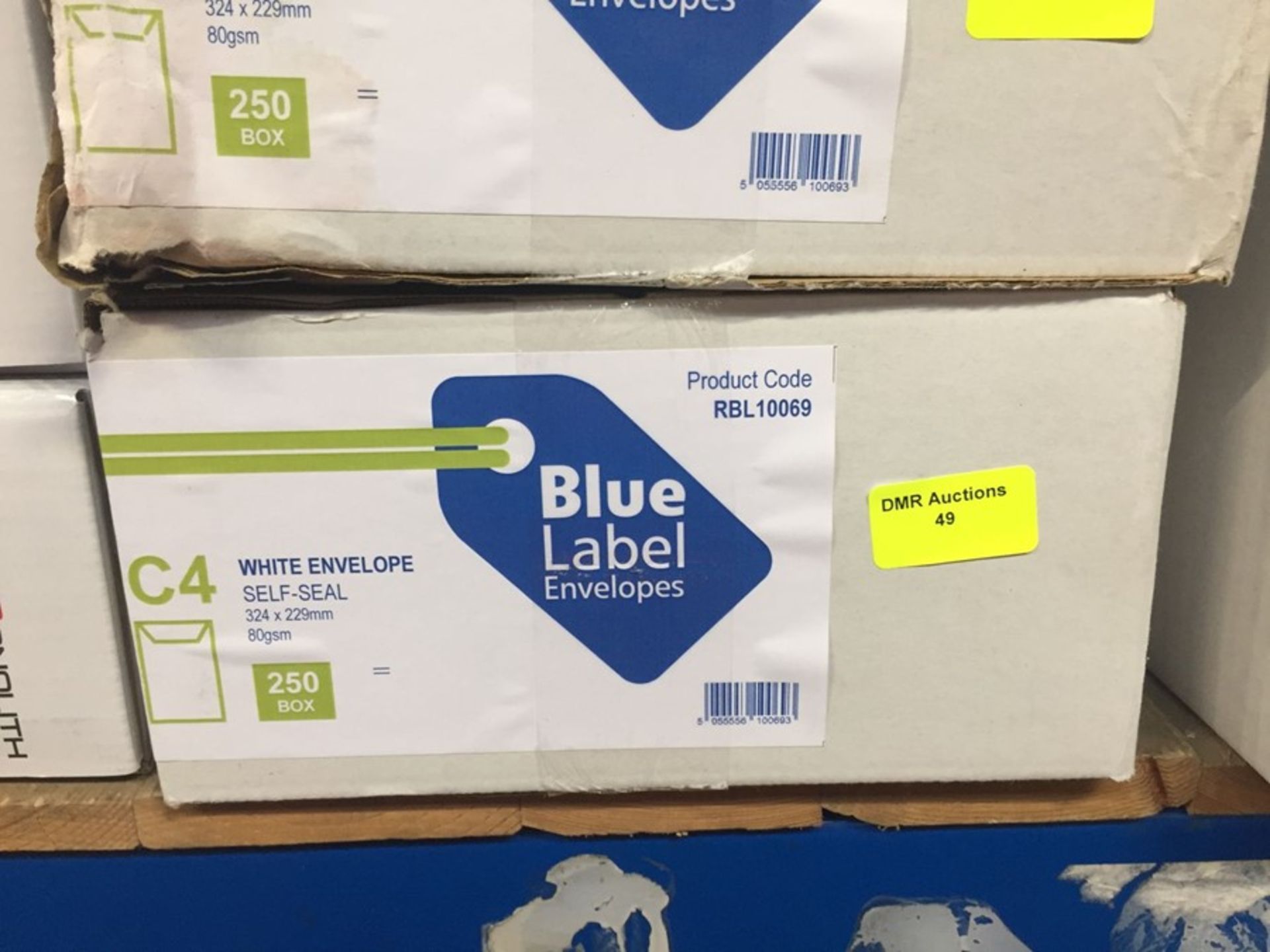 1 LOT TO CONTAIN A BOX OF BLUE LABEL ENVELOPES WHITE SELF SEAL ENVELOPES 324 X 229MM 80GSM