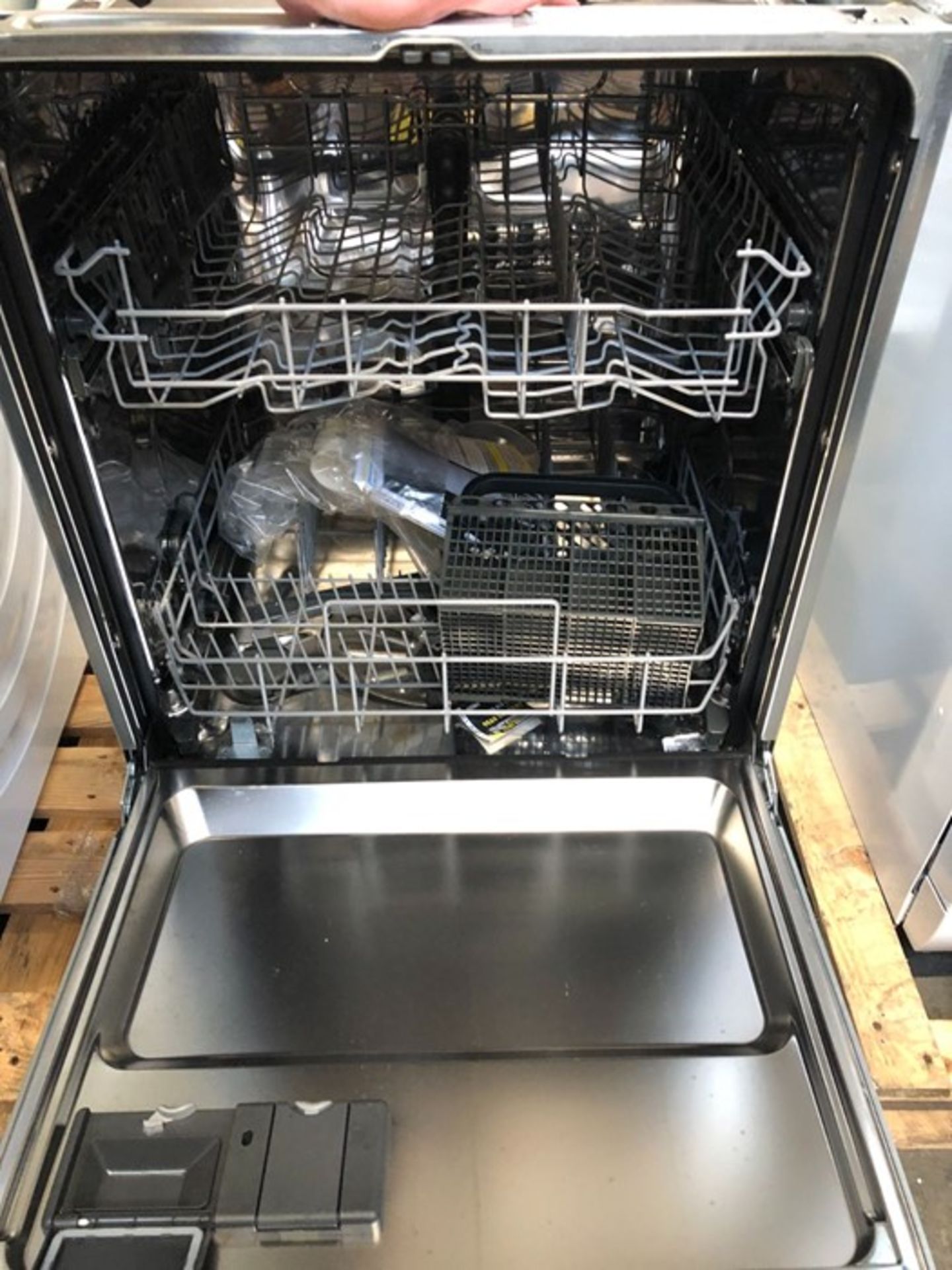 ZANUSSI ZDT24004FA INTEGRATED DISHWASHER - Image 2 of 3