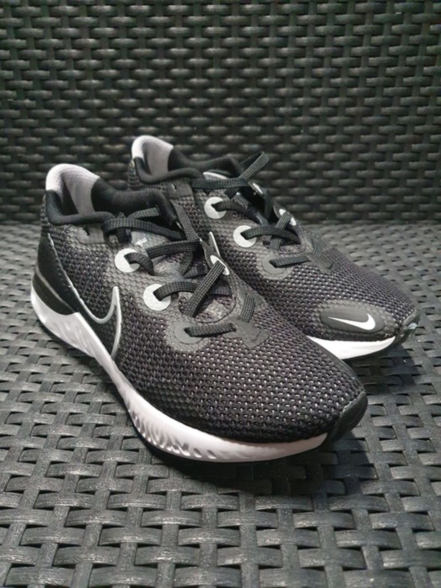 ONE PAIR OF NIKE RENEW RUN TRAINERS IN BLACK - SIZE UK 5.5. RRP £75.00 GRADE A* - AS NEW. CUSTOMER