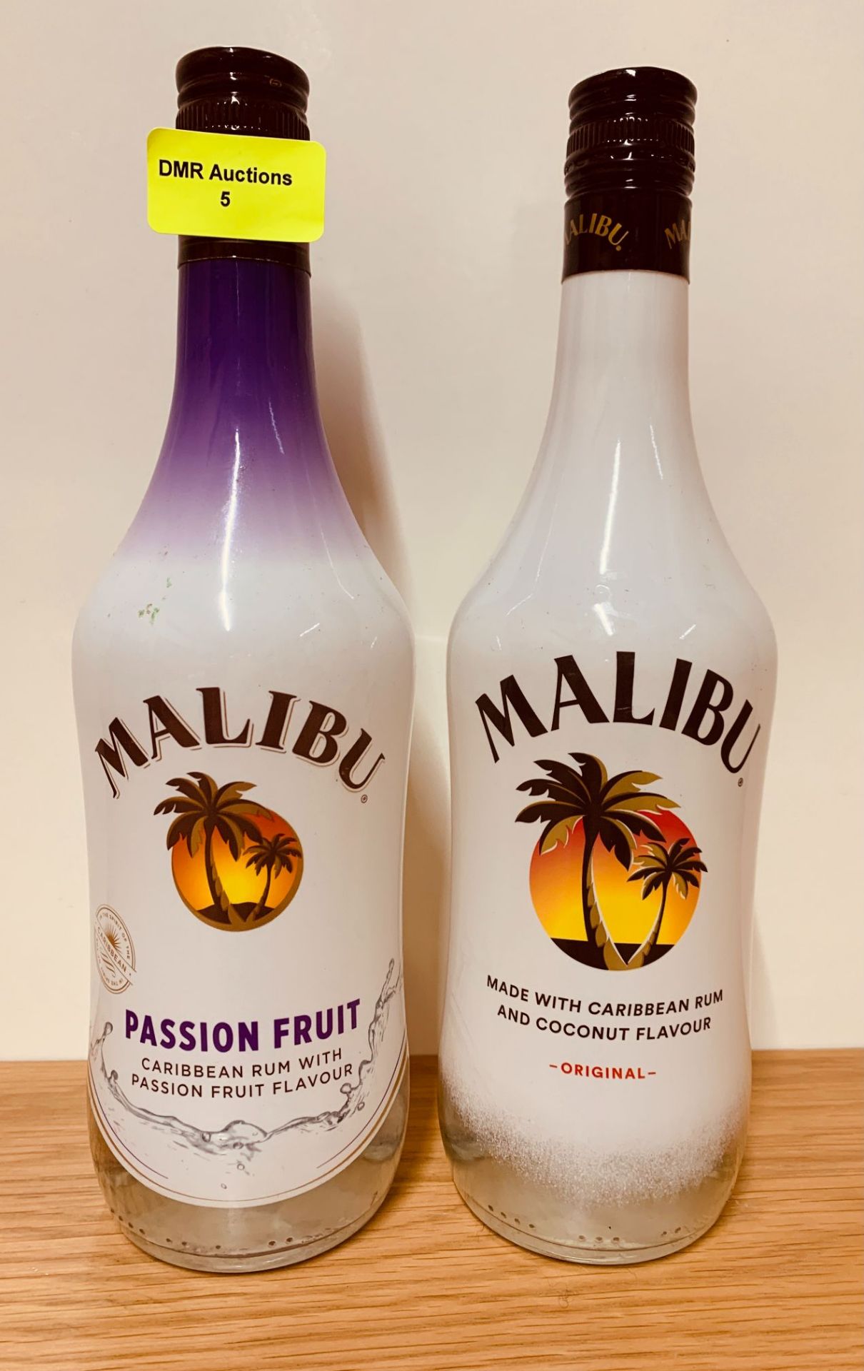 ONE LOT TO CONTAIN 1 x MALIBU CARRIBBEAN RUM 70CL & 1 x MALIBU PASSIONFRUIT CARIBBEAN RUM 70CL