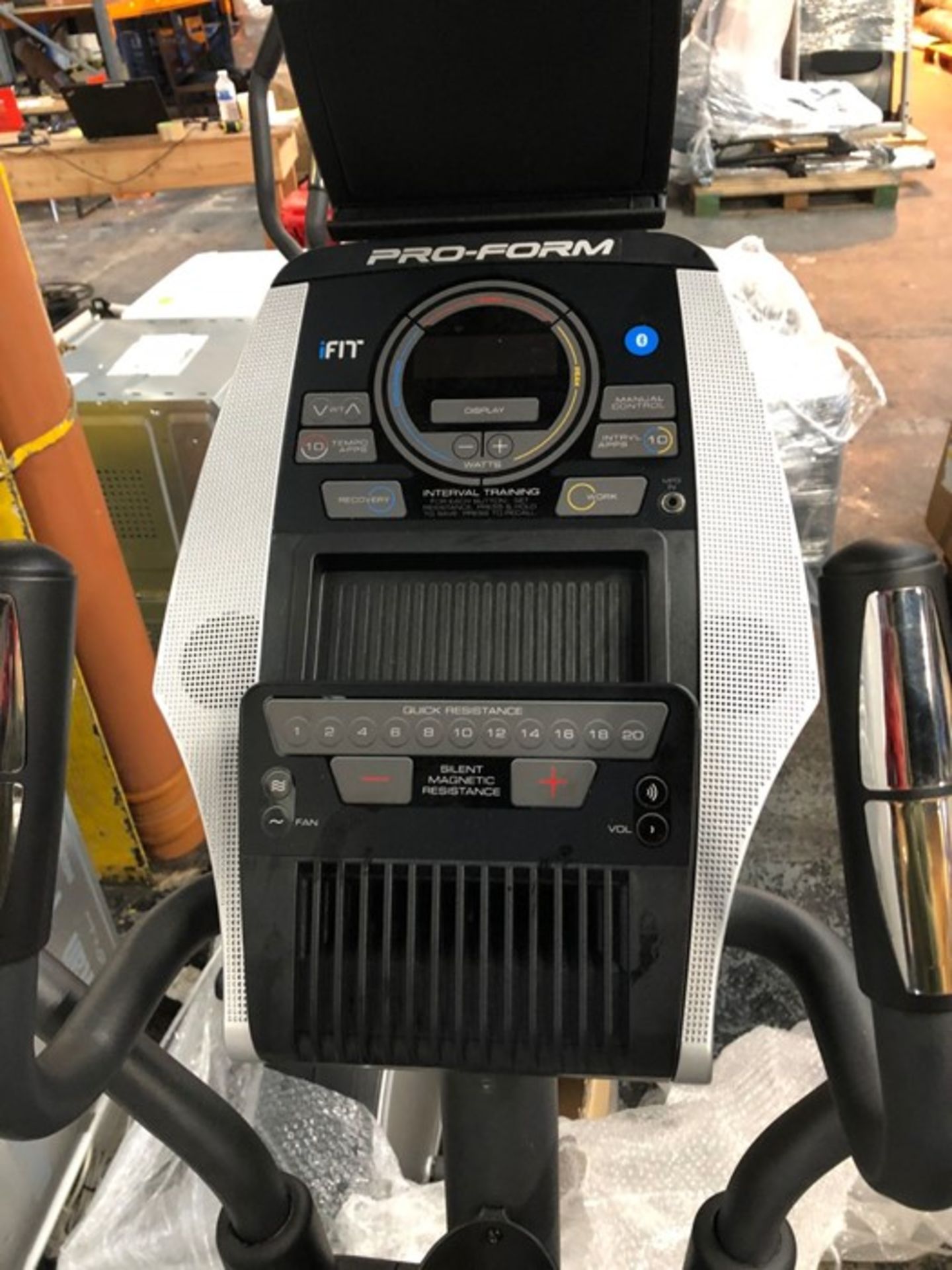 PROFORM 325 CSE X ELLIPTICAL CROSSTRAINER - Image 2 of 2