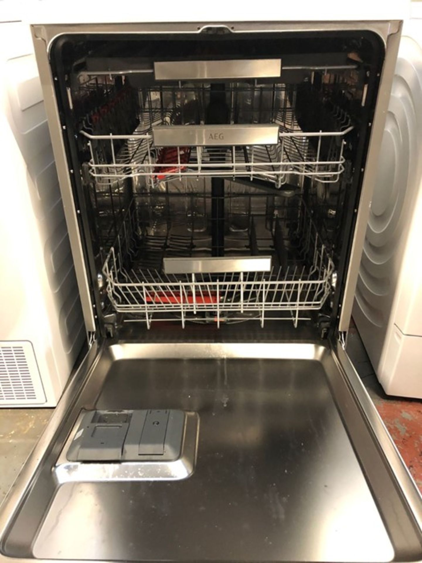 AEG FFE83700PM FREESTANDING DISHWASHER - Image 2 of 4