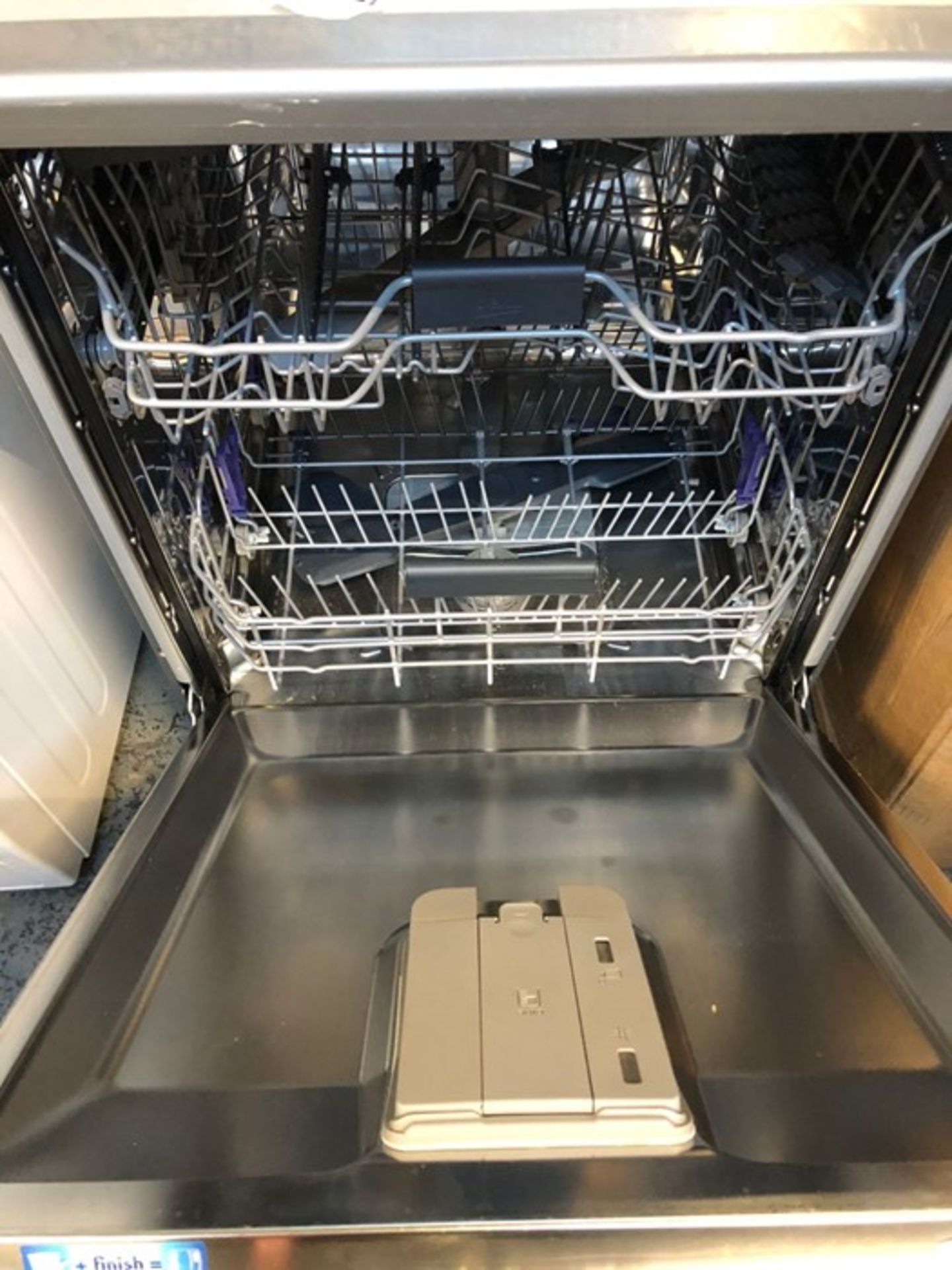 BEKO SMART DISHWASHER - DEN59420DX / RRP £399.99 / CONDITION REPORT: UNTESTED CUSTOMER RETURN. USED. - Image 2 of 4