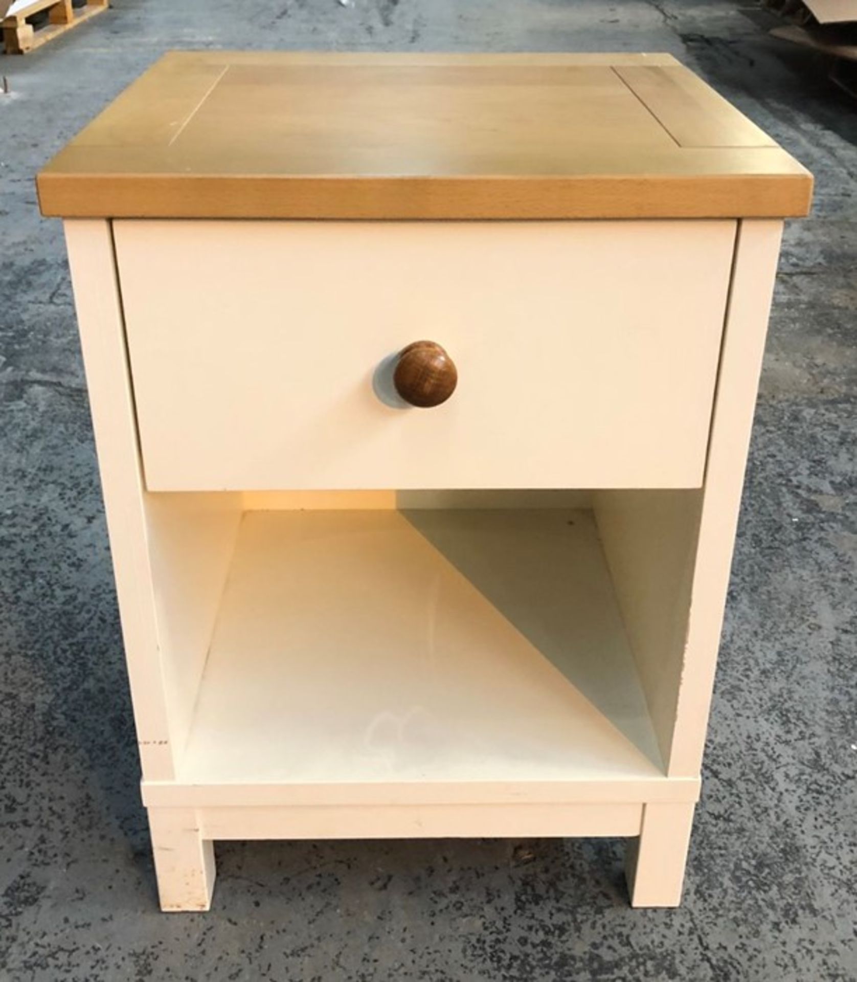 1 X BEDSIDE TABLE - WHITE