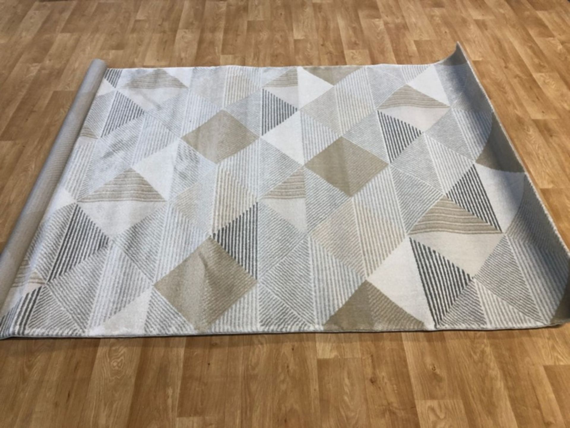 LA REDOUTE RETRO GEOMETRIC STYLE RUG - GREY/GOLD / SIZE: 160 X 230CM