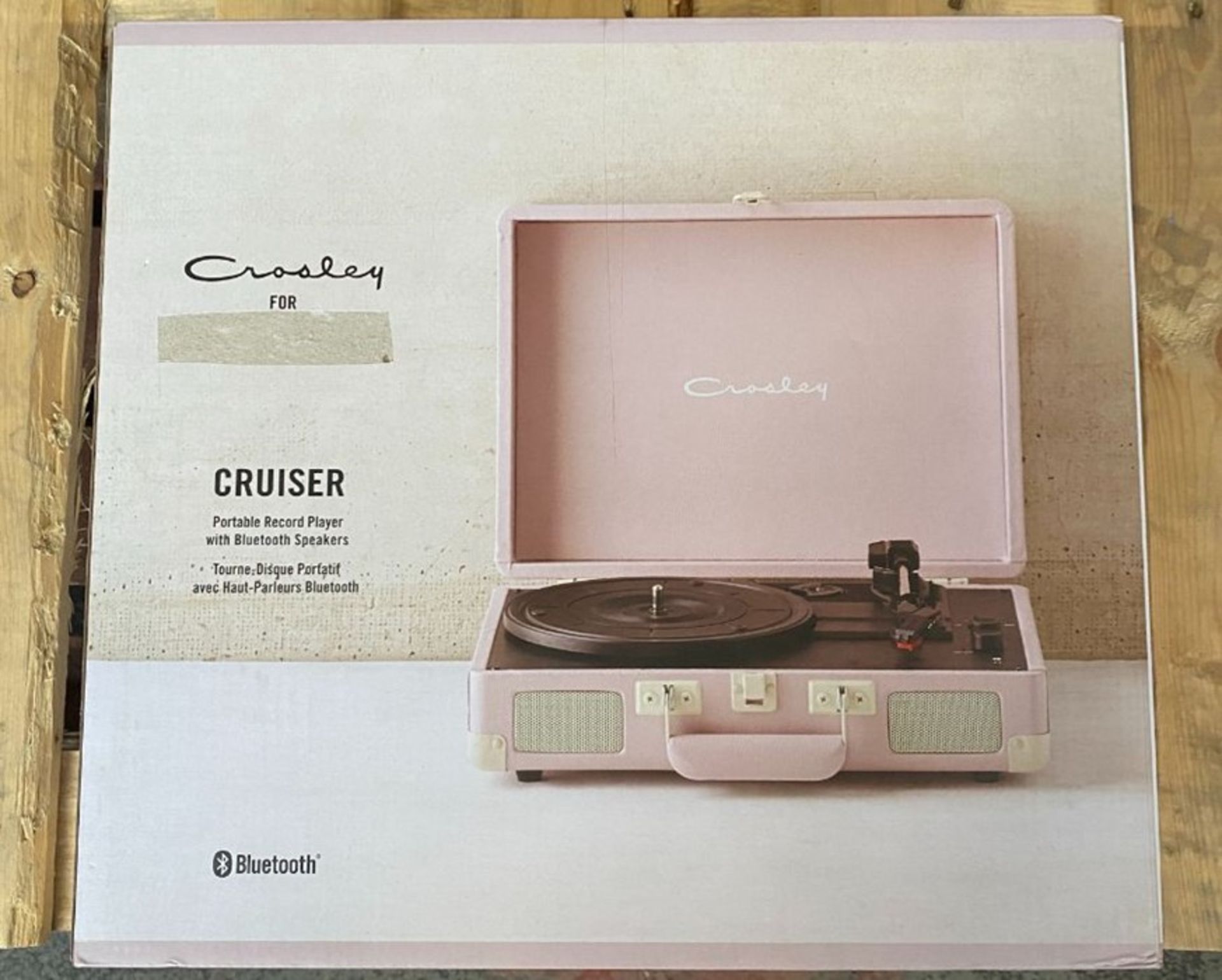 ONE LOT TO CONTAIN A CROSLEY UO EXCLUSIVE CRUISER PINK VELVET BLUETOOTH RECORD PLAYER RRP £100.00 (