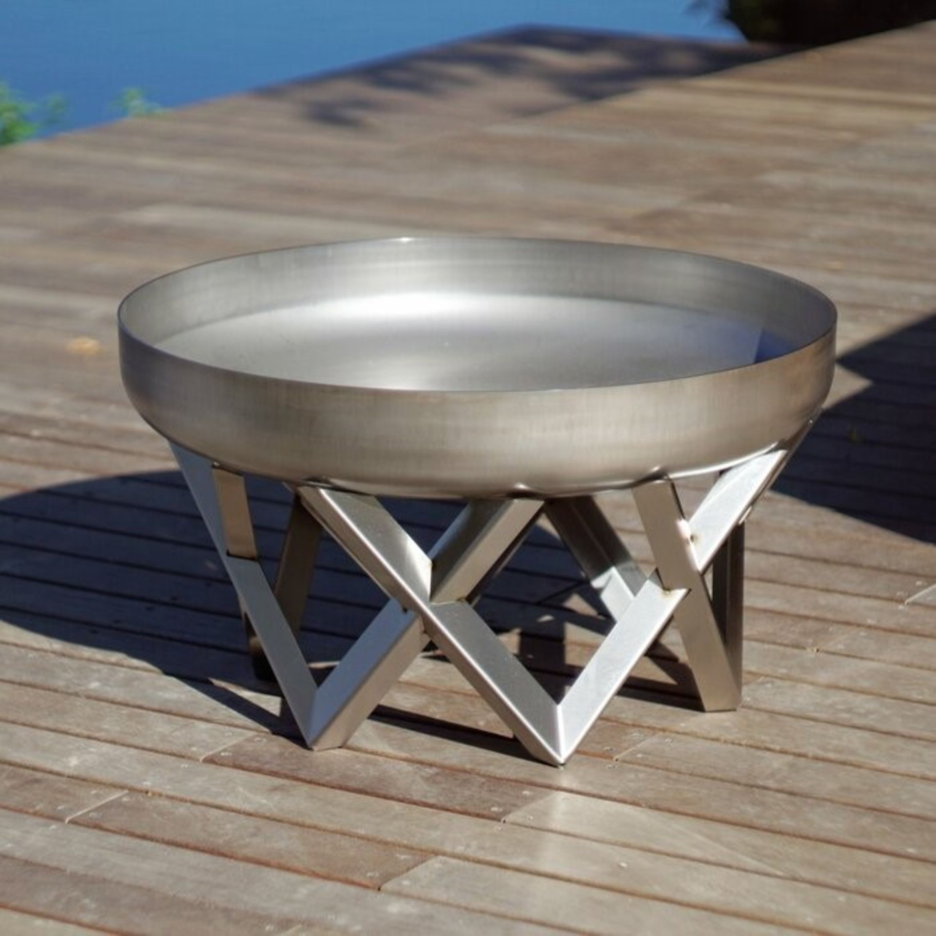 POND STAINLESS STEEL CHARCOAL/WOOD BURNING FIRE PIT BY DAKOTA FIELDS