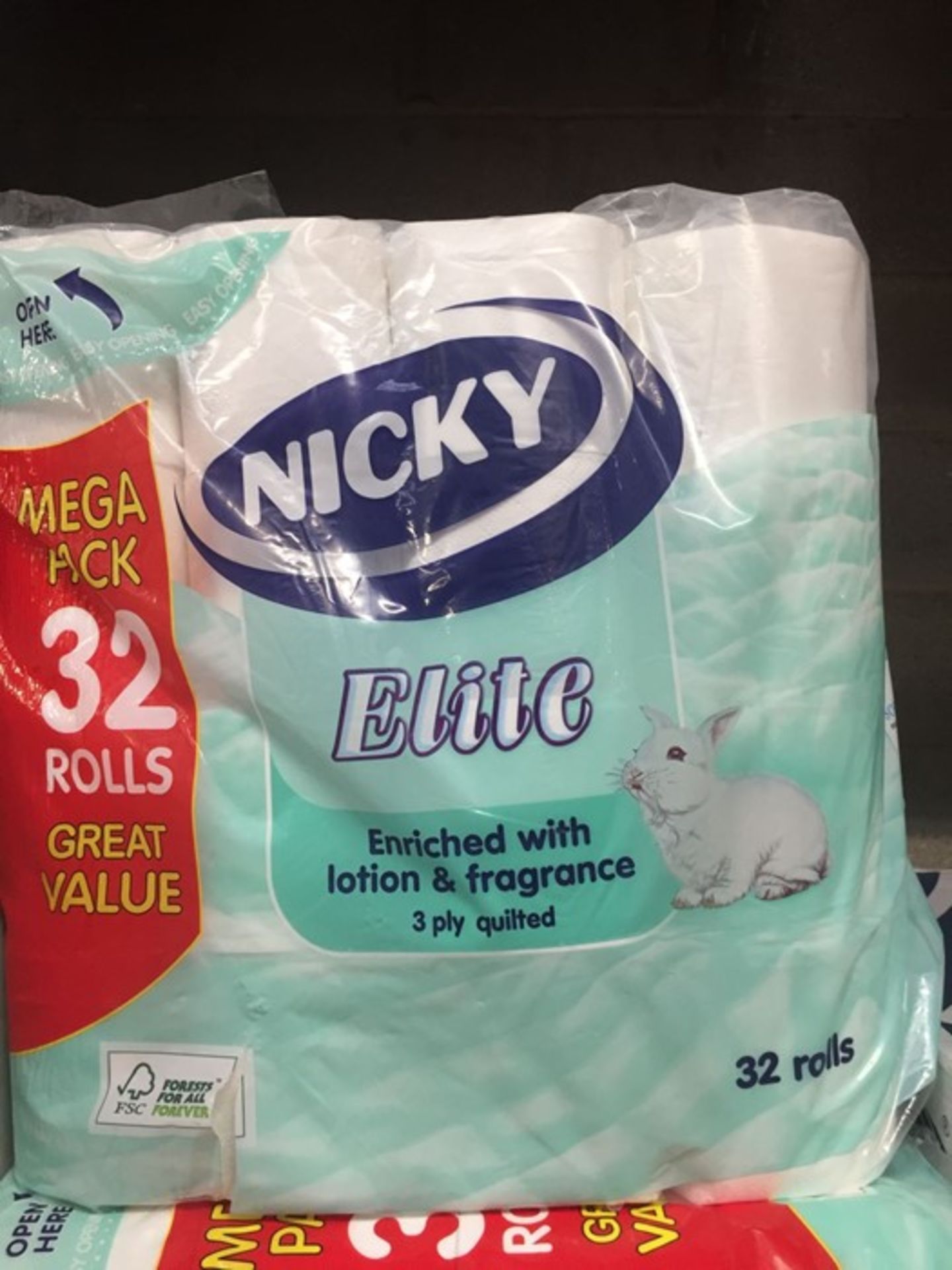 1 LOT TO CONTAIN A PACK OF 32 ROLLS OF NICKY ELITE TOILET ROLLS - L7