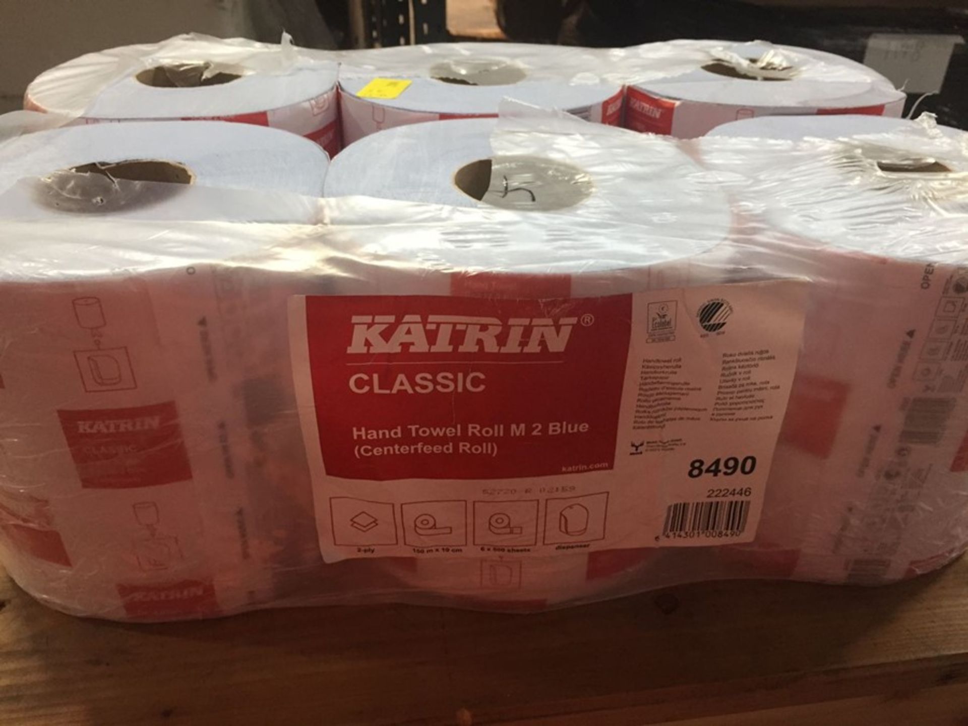 1 LOT TO CONTAIN A PACK OF 6 ROLLS OF KATRIN CLASSIC HAND TOWEL ROLL M 2 BLUE - L7