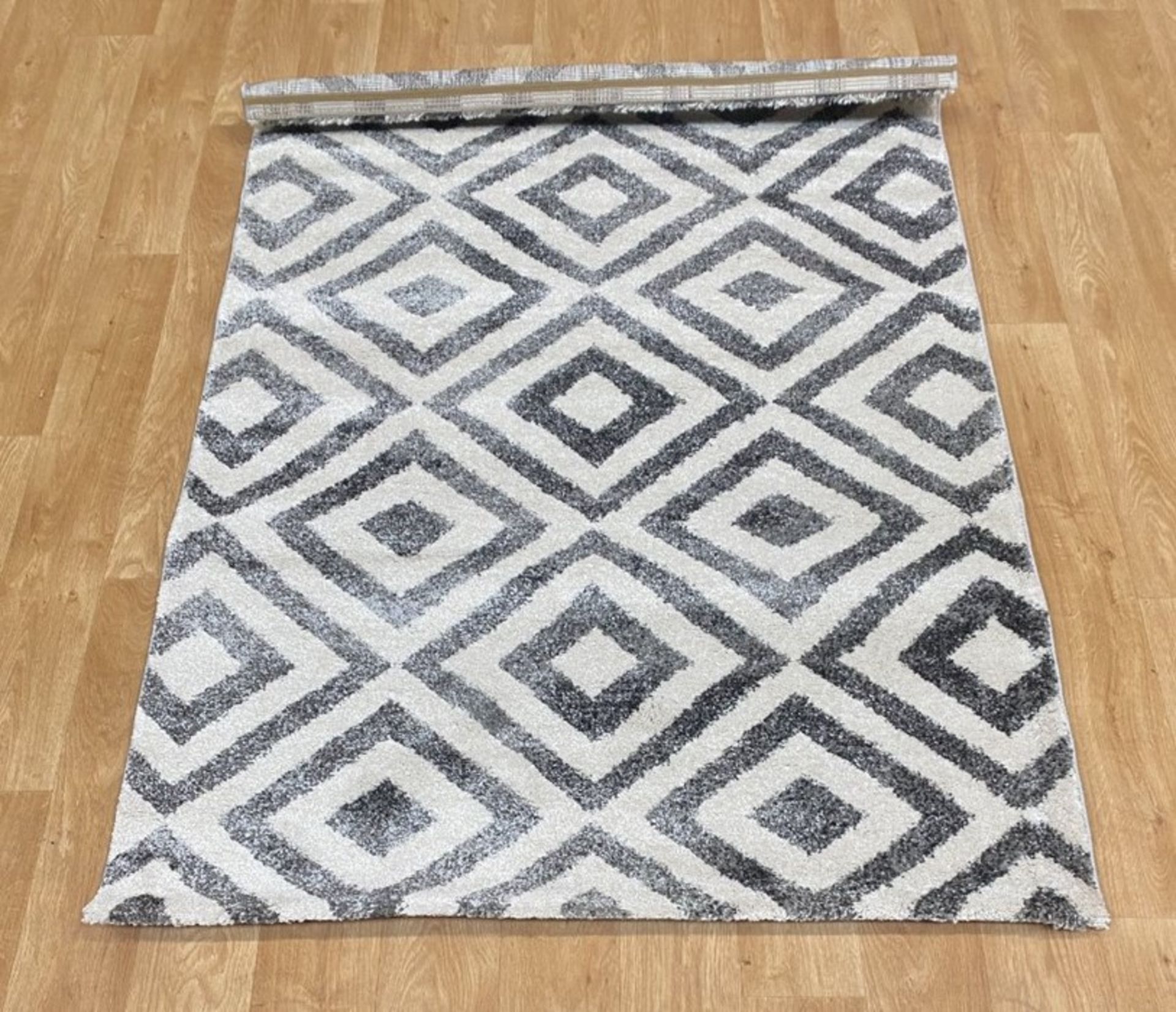 LA REDOUTE ELEGANT 4893 THINK RUG (120X170CM)