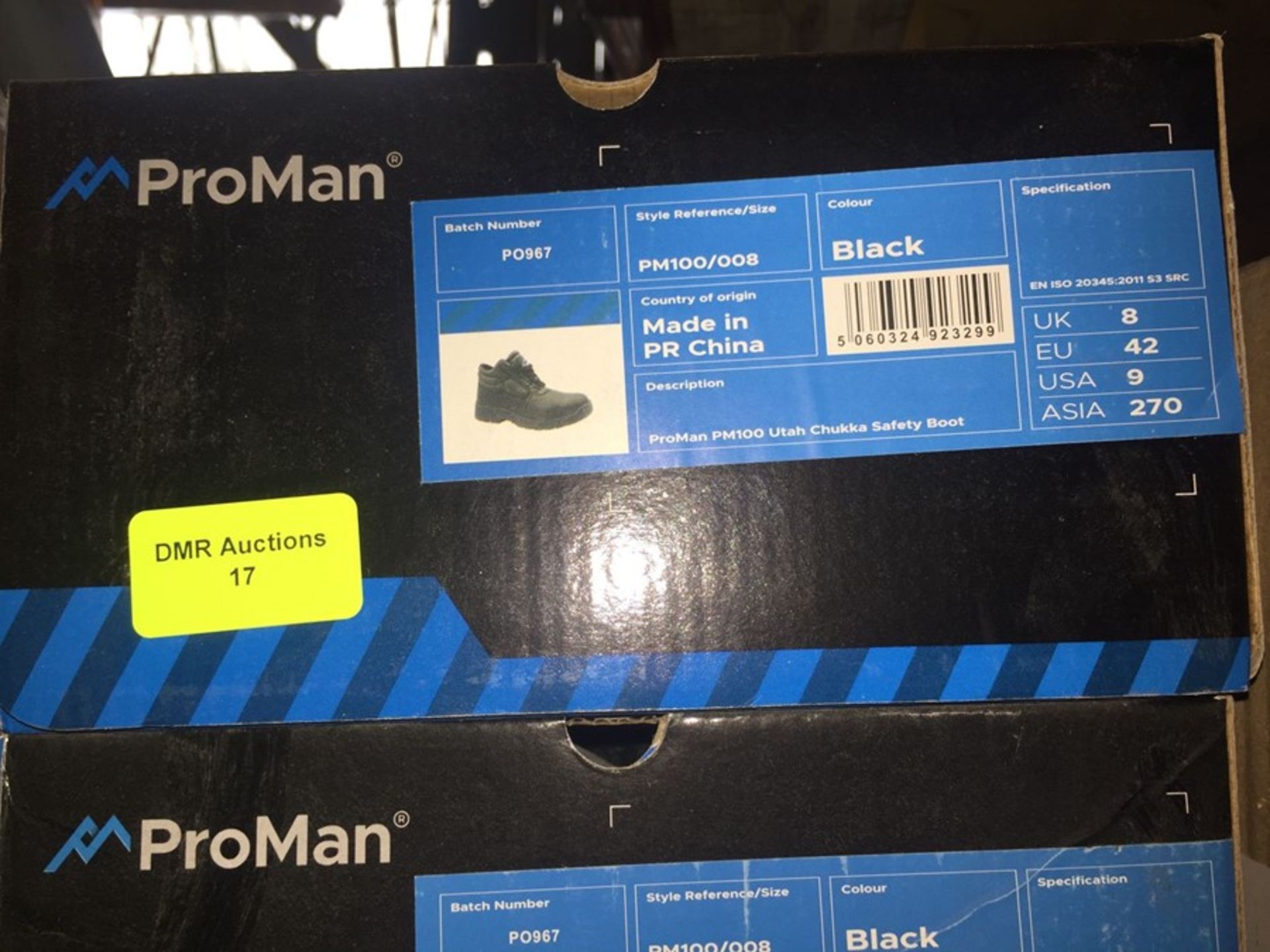 1 LOT TO CONTAIN A BOX OF PROMAN BLACK SAFETY BOOTS IN SIZE 8 L-8