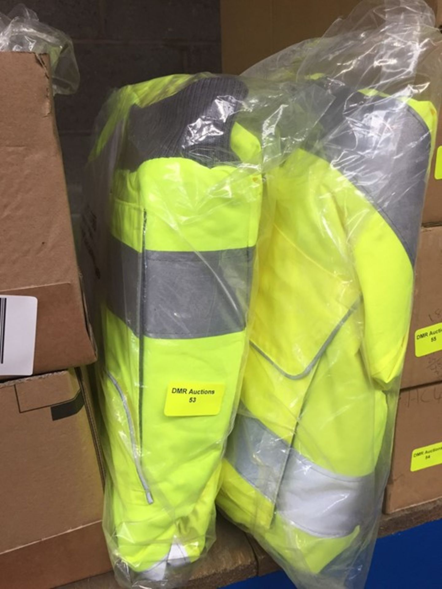 1 LOT TO CONTAIN 2 X HIGH VIS JACKETS IN SIZE XL L-8