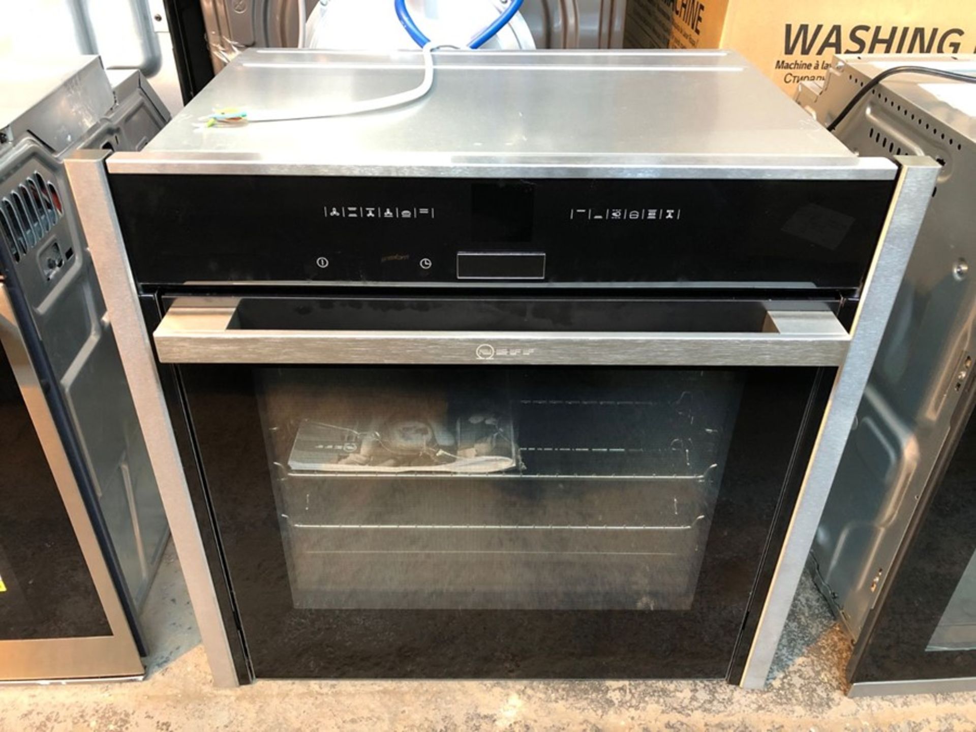 NEFF B57CR22N0B PYROLYTIC SLIDE AND HIDE SINGLE ELECTRIC OVEN