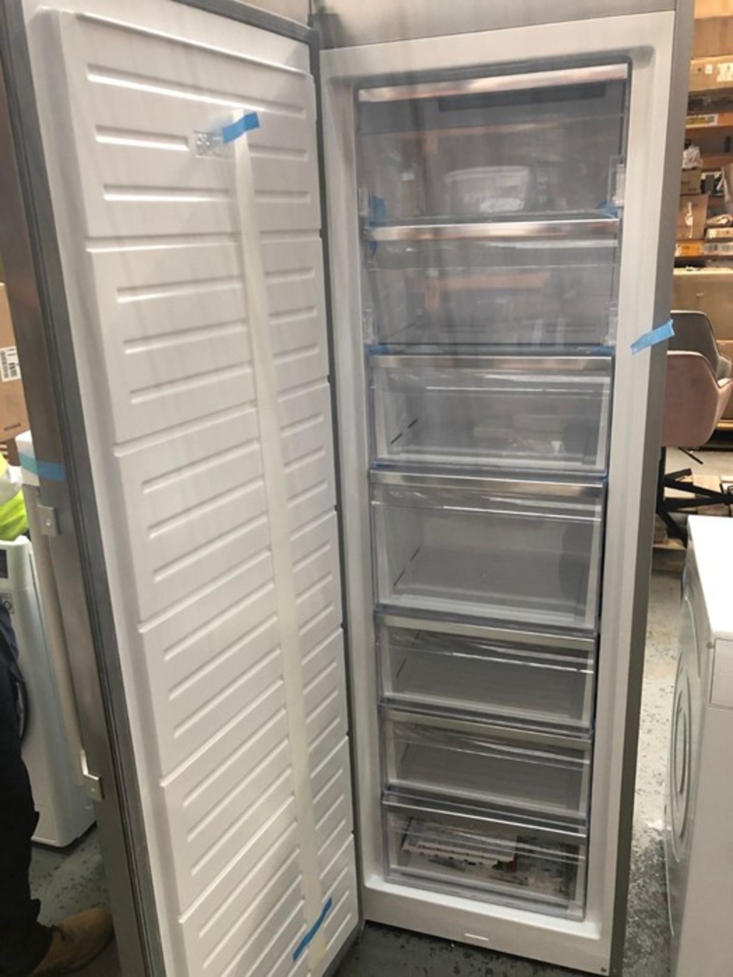 JOHN LEWIS JLCABFZ185 FREESTANDING FREEZER - Image 2 of 3