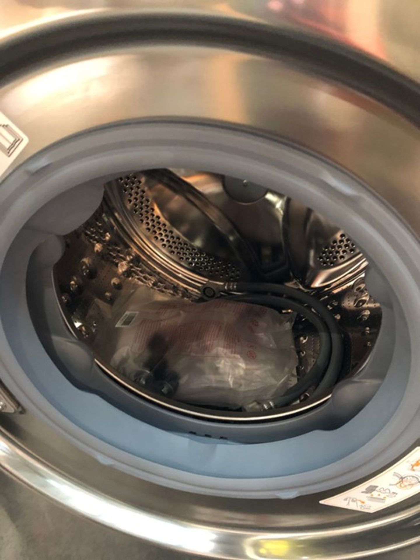 LG F4V310SSE WASHING MACHINE - Image 3 of 3