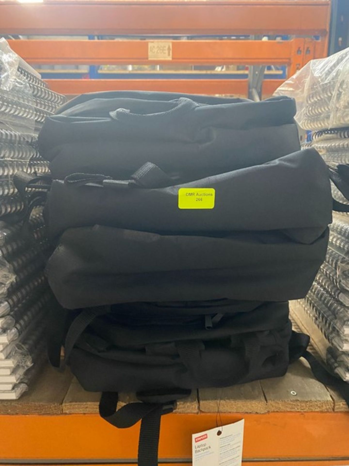 1 LOT TO CONTAIN 8X STAPLES LAPTOP BAGS IN BLACK