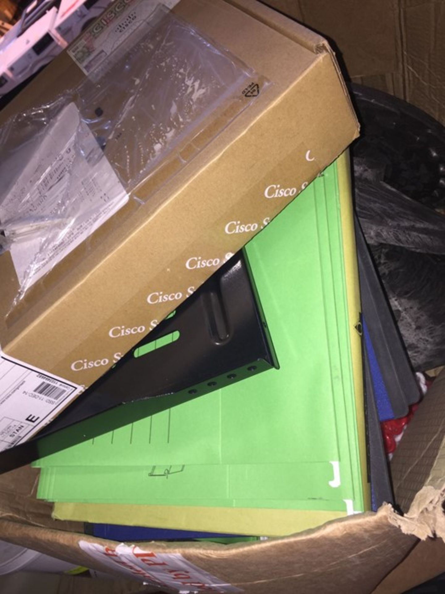 1 LOT TO CONTAIN AN ASSORTMENT OF OFFICE SUPPLIES, ITEMS TO INCLUDE : CISCO CABLES, POST AND CHAIN