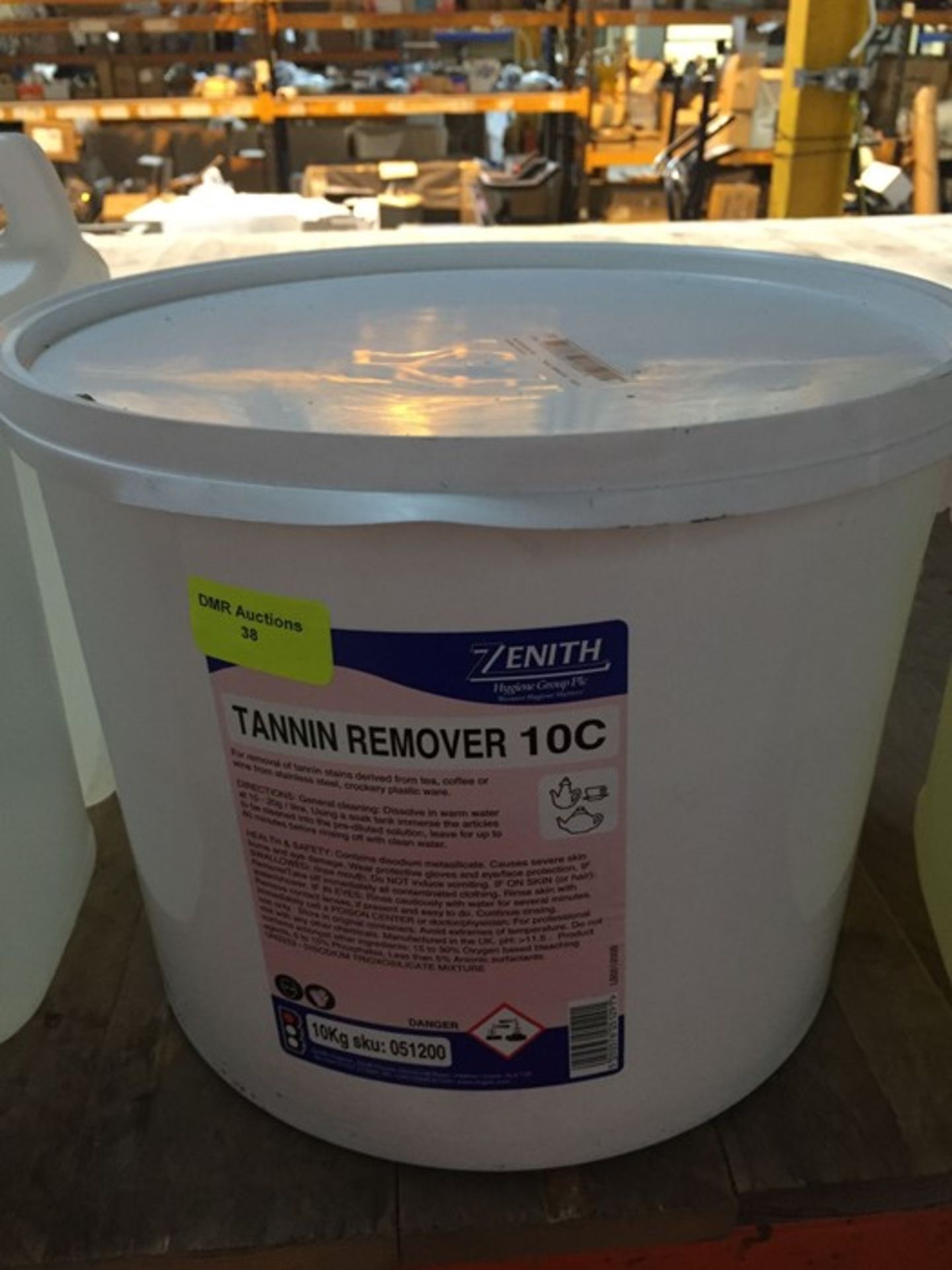 1 LOT TO CONTAIN A 10KG TUB OF ZENITH TANNIN REMOVER