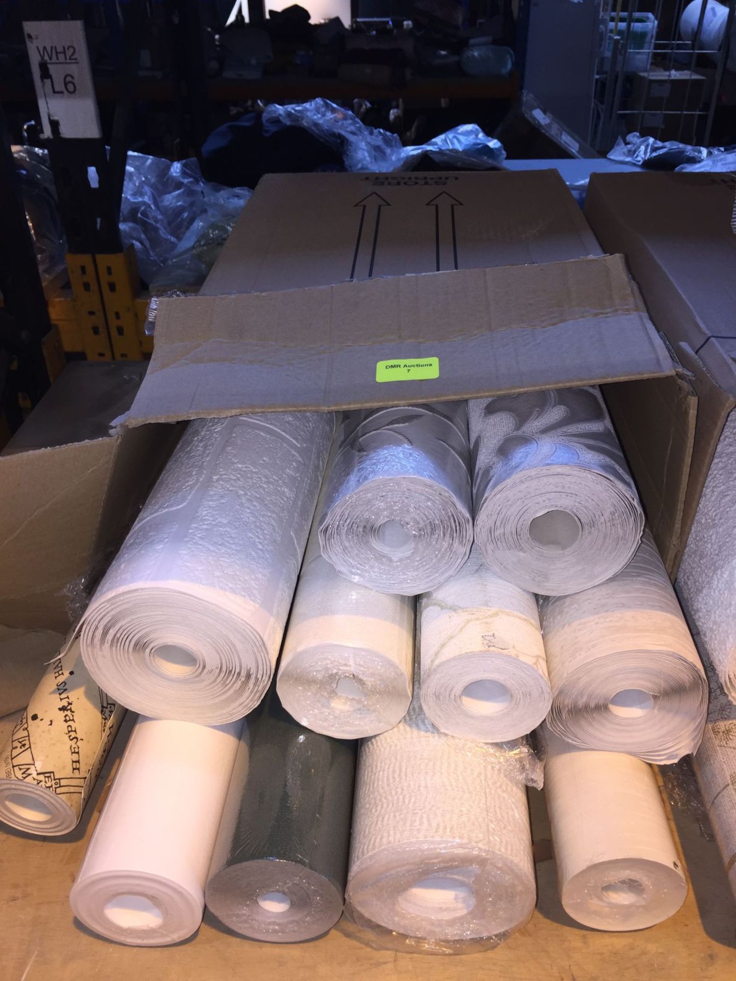 1 LOT TO CONTAIN A BOX OF ASSORTED WALLPAPER, THERE ARE 11 ROLLS IN THIS LOT, CONDITIONS VARY