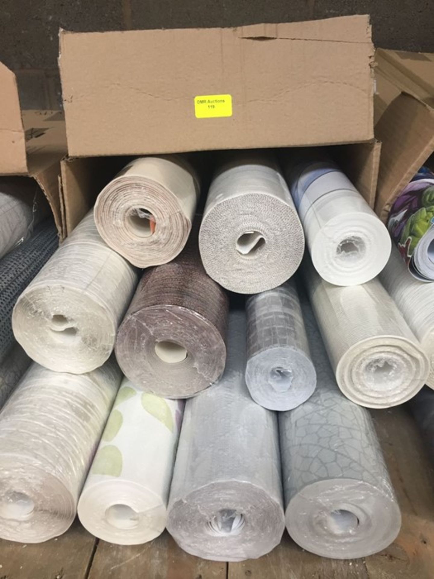 1 LOT TO CONTAIN A BOX OF ASSORTED WALLPAPER, THERE ARE 11 ROLLS IN THIS LOT, CONDITIONS VARY