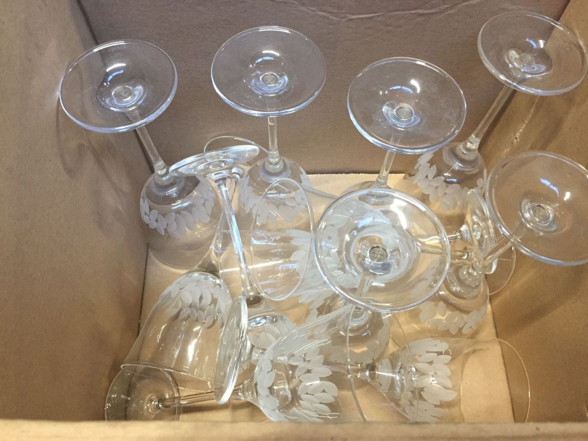 1 LOT TO CONTAIN A BOX OF 12 X FLORAL DESIGNED GLASSES
