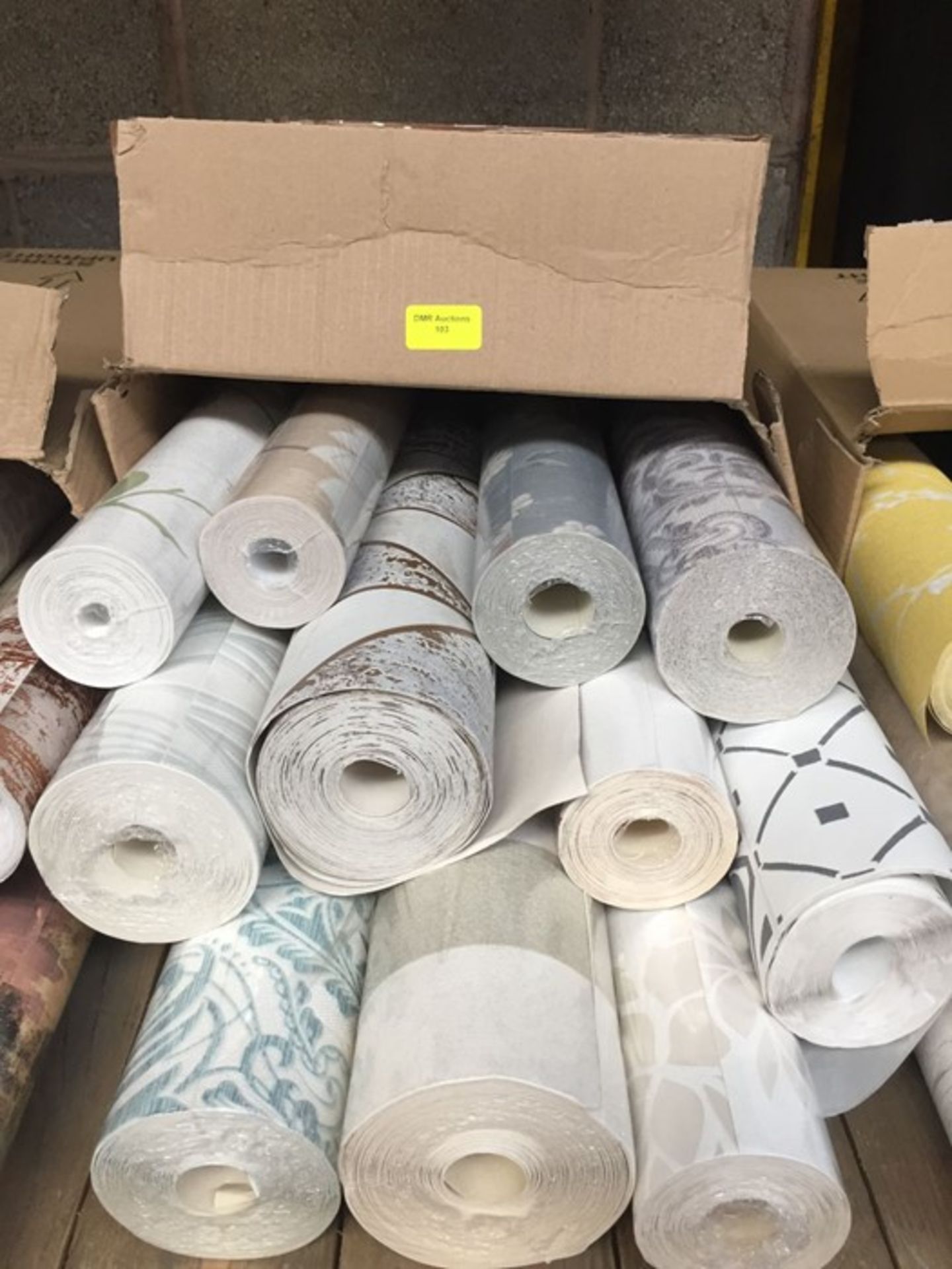 1 LOT TO CONTAIN A BOX OF ASSORTED WALLPAPER, THERE ARE 12 ROLLS IN THIS LOT, CONDITIONS VARY