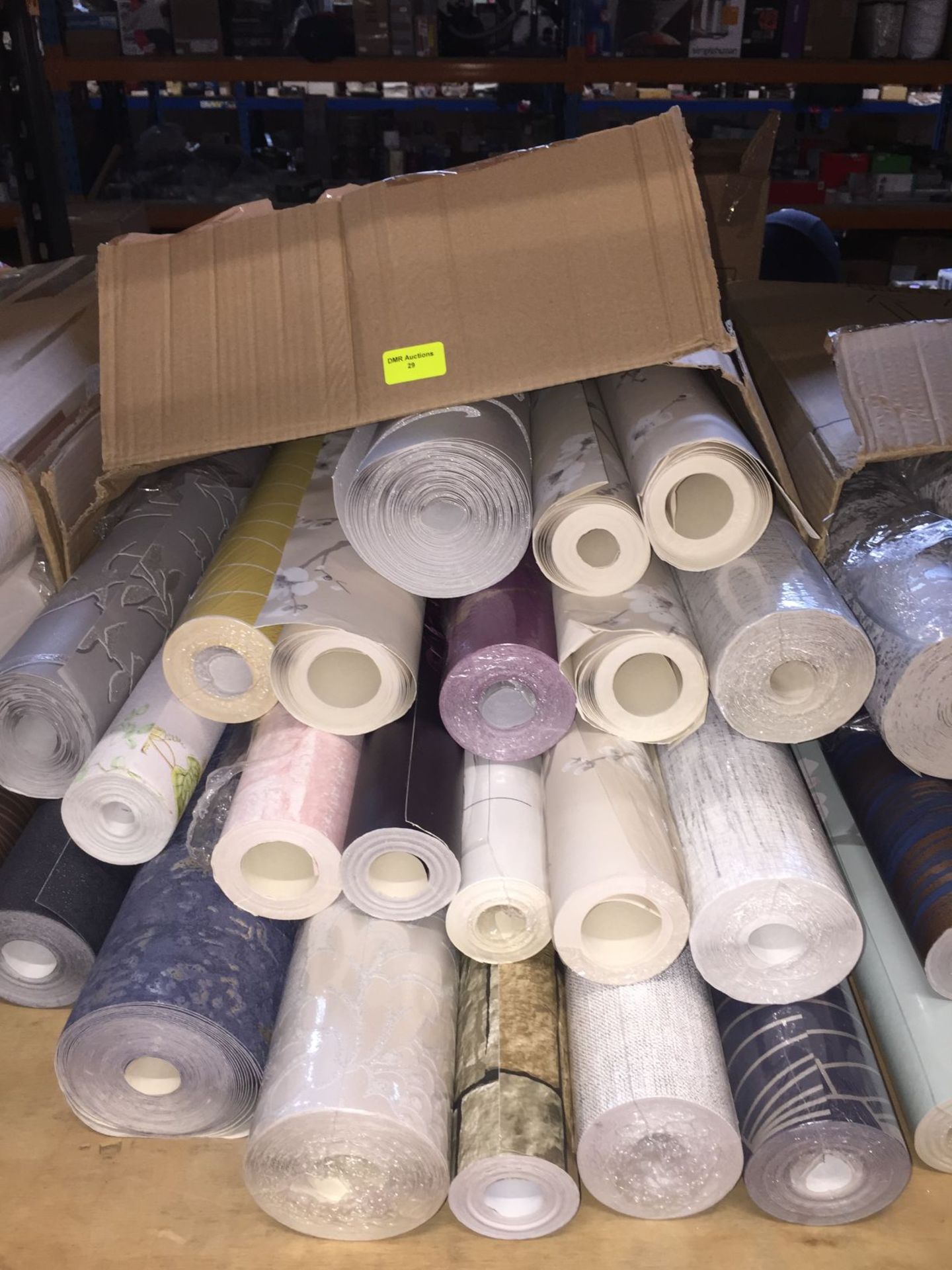 1 LOT TO CONTAIN A BOX OF ASSORTED WALLPAPER, THERE ARE 21 ROLLS IN THIS LOT, CONDITIONS VARY