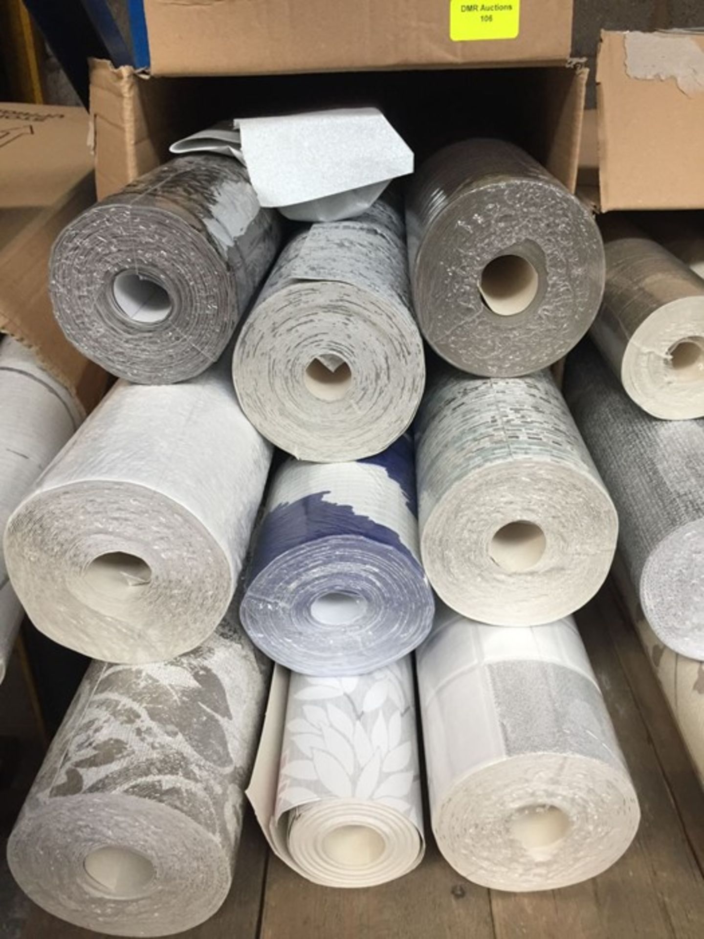 1 LOT TO CONTAIN A BOX OF ASSORTED WALLPAPER, THERE ARE 10 ROLLS IN THIS LOT, CONDITIONS VARY