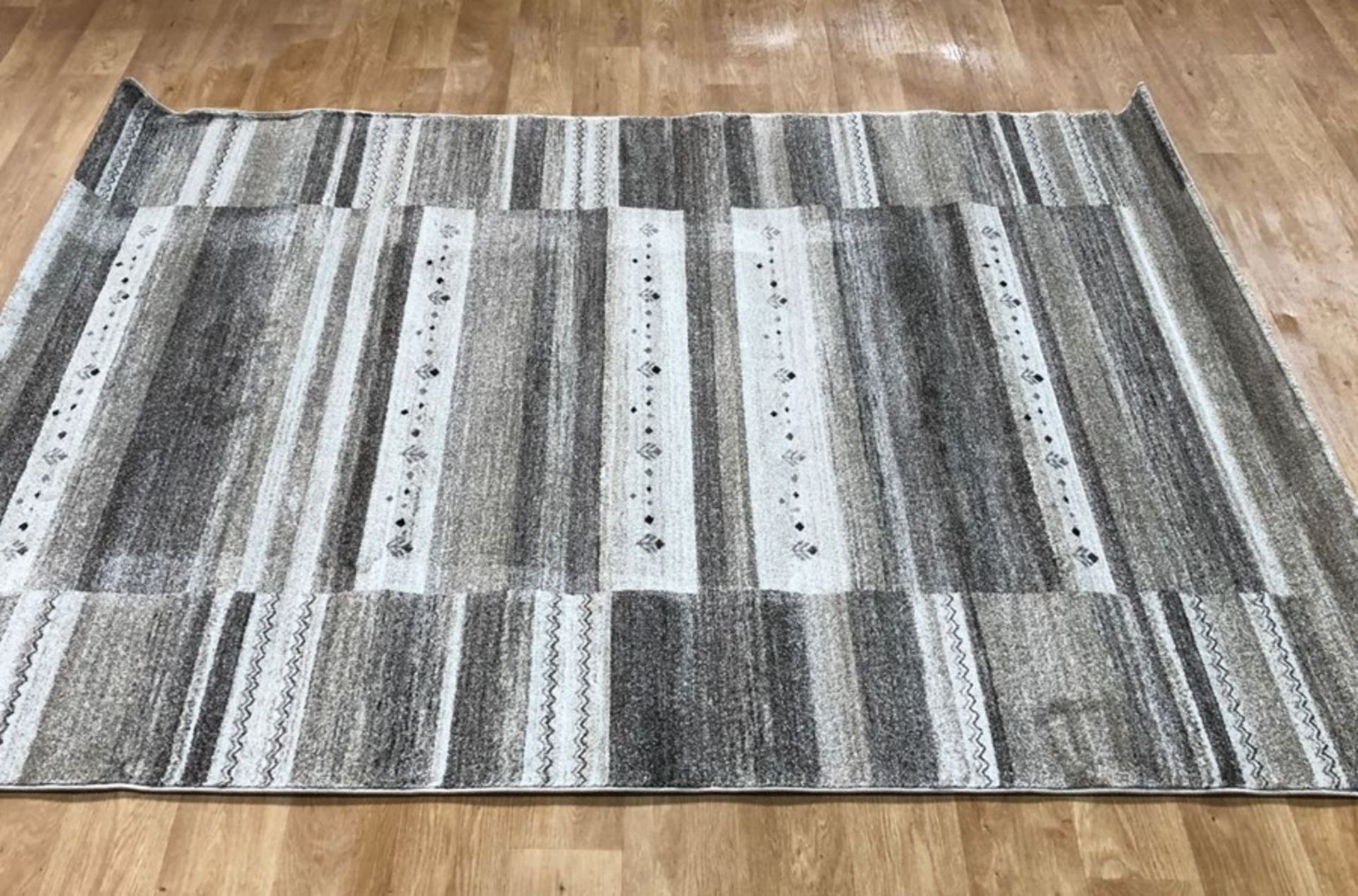 LA REDOUTE GABBEH STYLE RUG / SIZE: 160 X 220cm