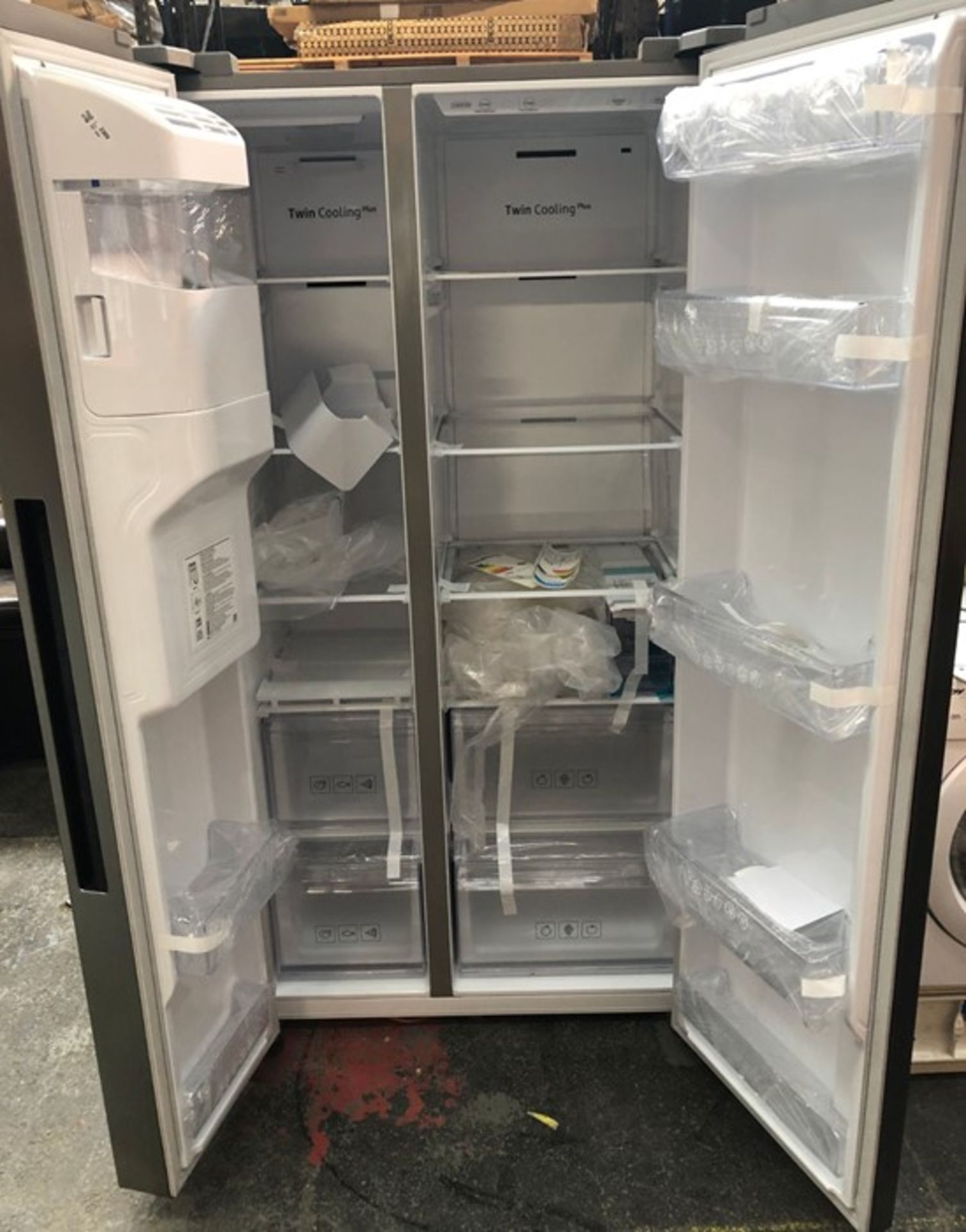 SAMSUNG RS68N832OS9 AMERICAN STYLE FRIDGE FREEZER / CONDITION REPORT: UNTESTED CUSTOMER RETURN. - Image 2 of 2